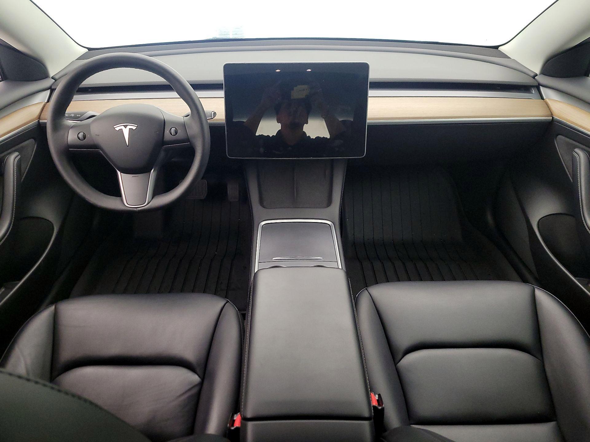 Thumbnail: 2022 Tesla Model 3 - 9