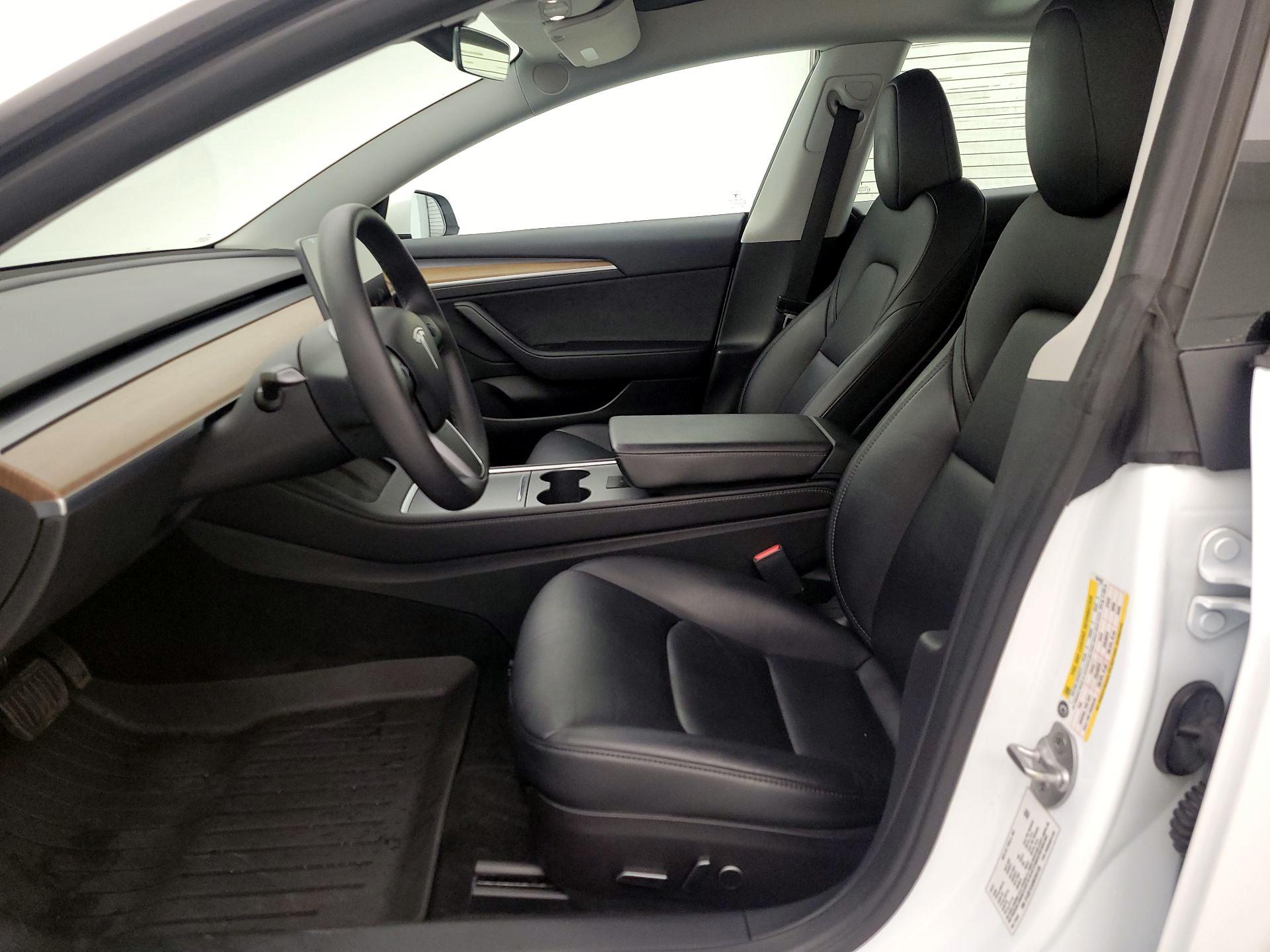 Thumbnail: 2022 Tesla Model 3 - 11