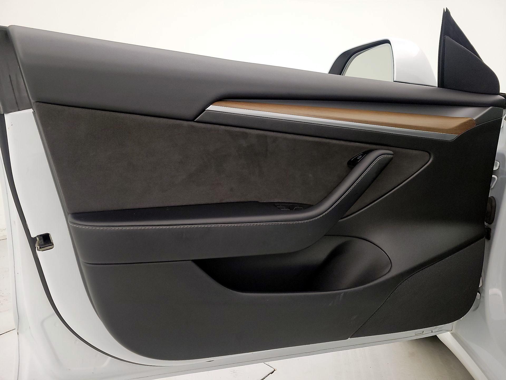 Thumbnail: 2022 Tesla Model 3 - 12