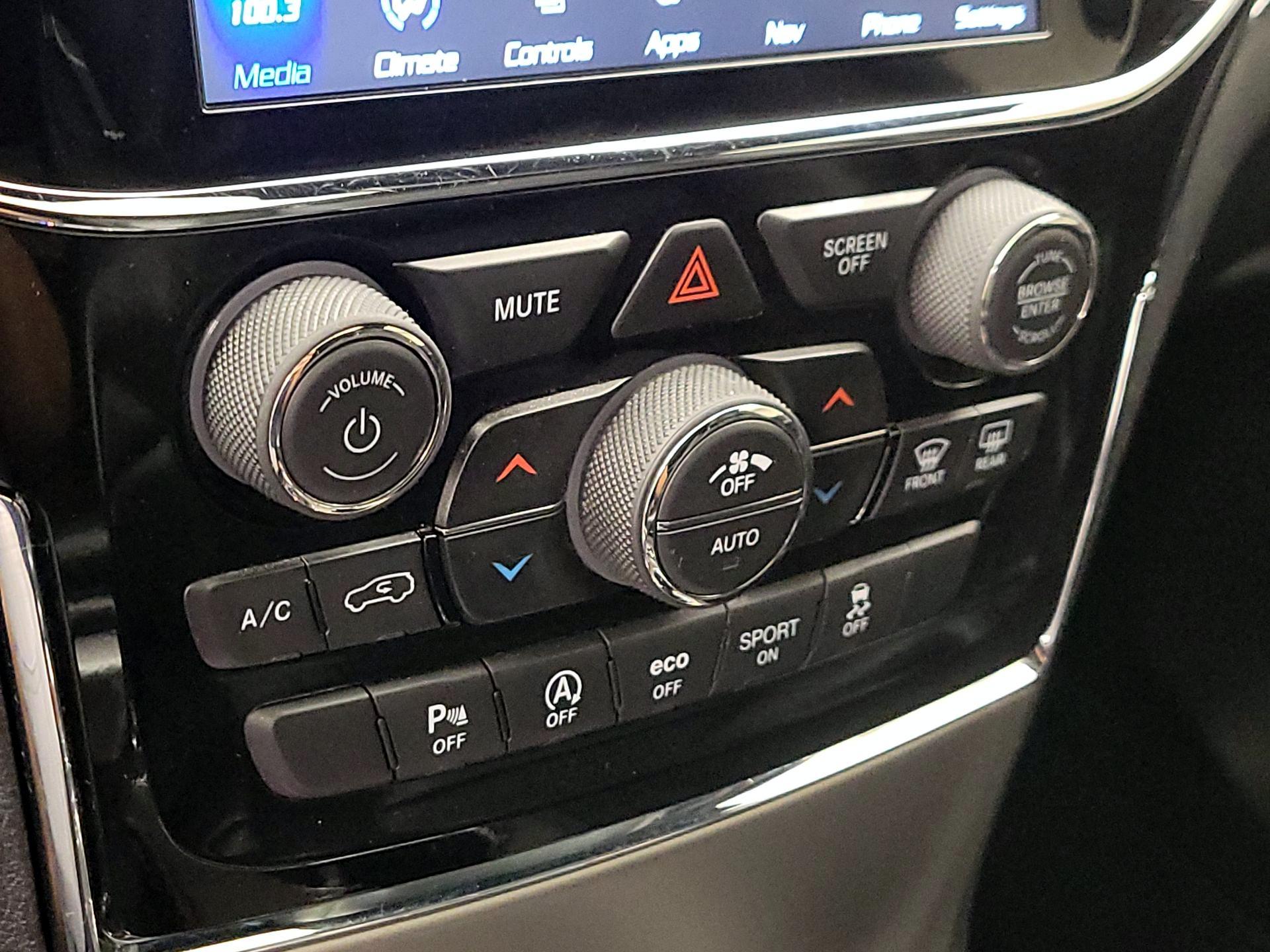 Thumbnail: 2021 Jeep Grand Cherokee - 17