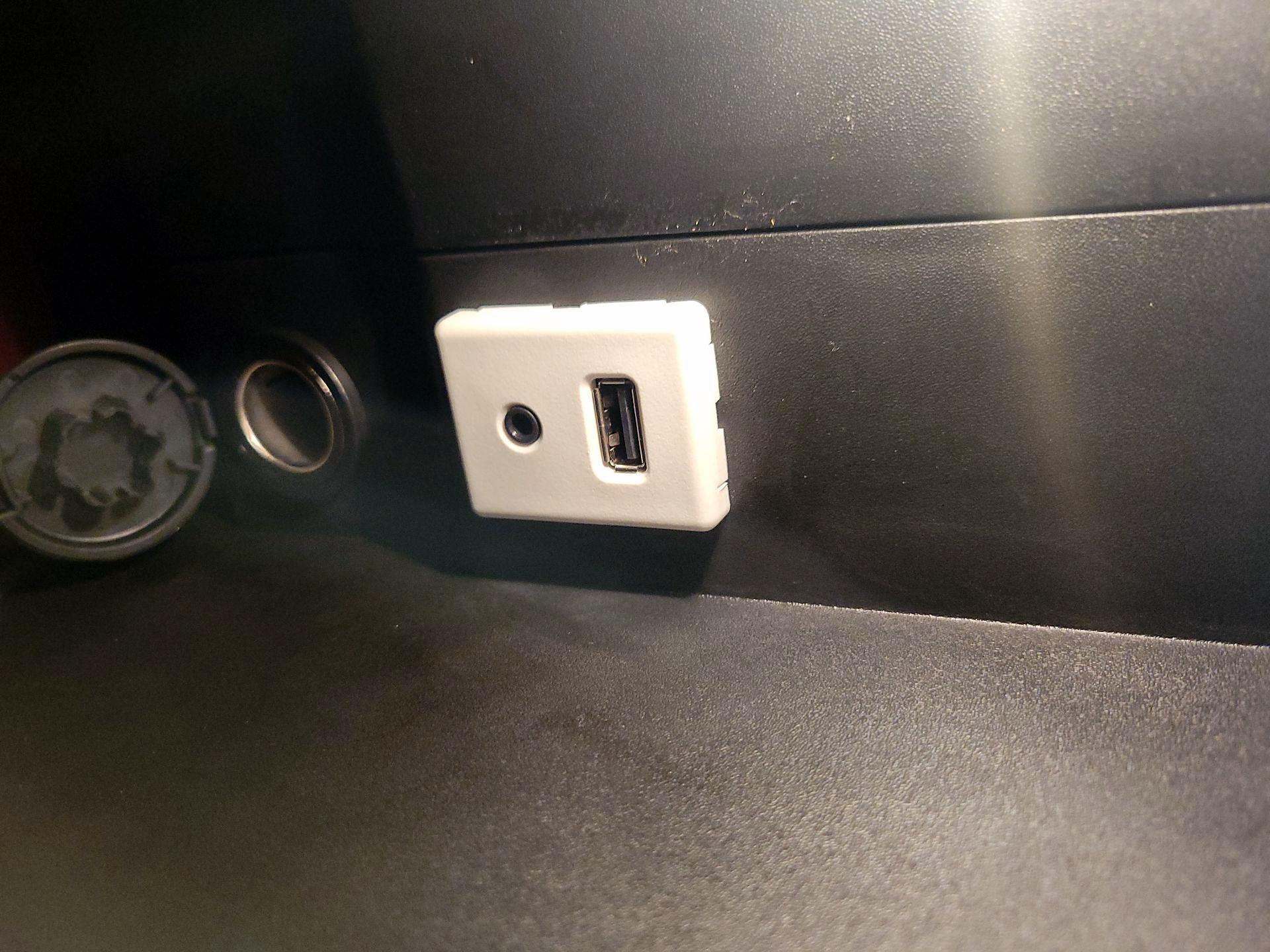 Thumbnail: 2014 Chevrolet Equinox - 16