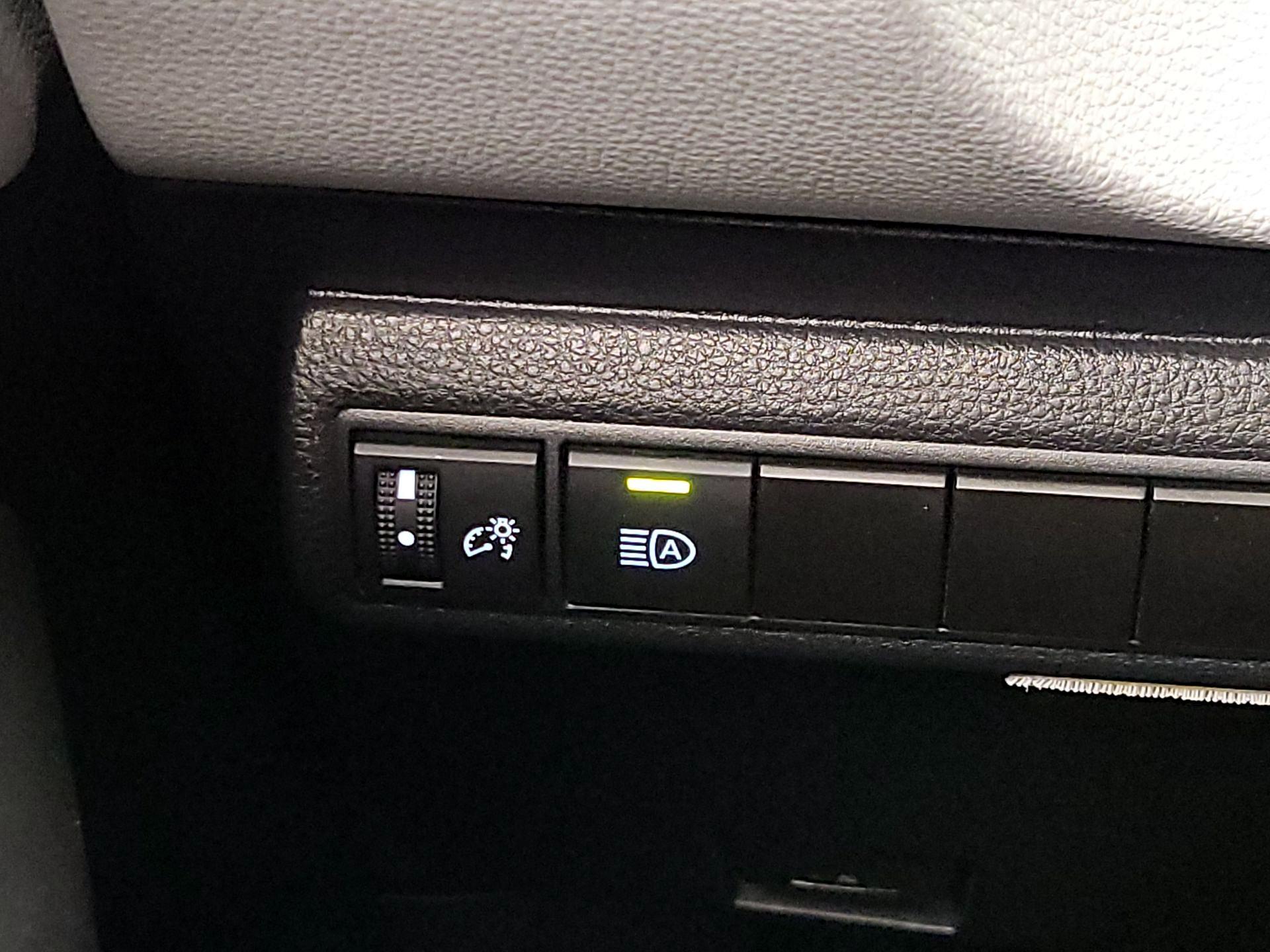 Thumbnail: 2024 Toyota Corolla - 13