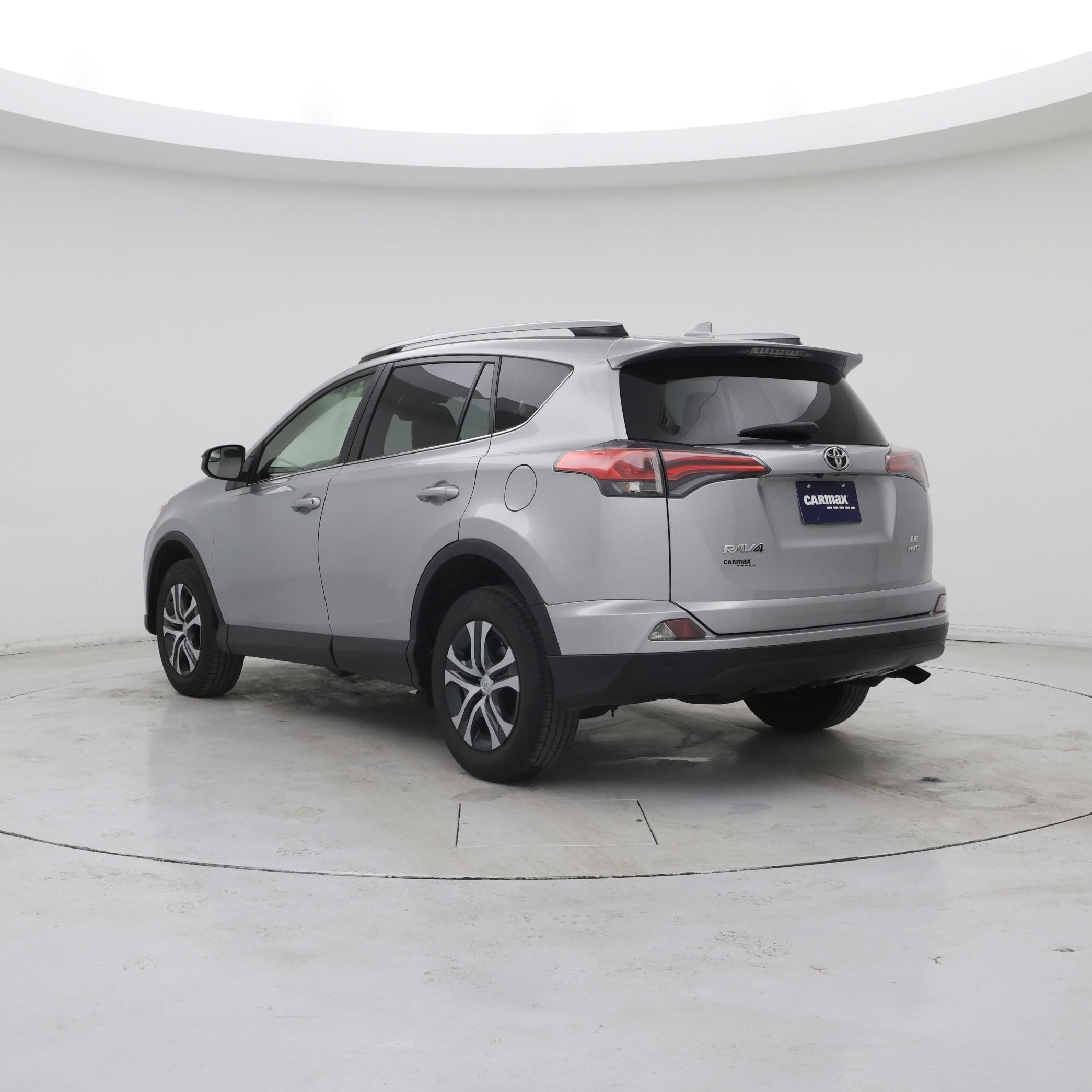 Thumbnail: 2018 Toyota RAV4 - 2