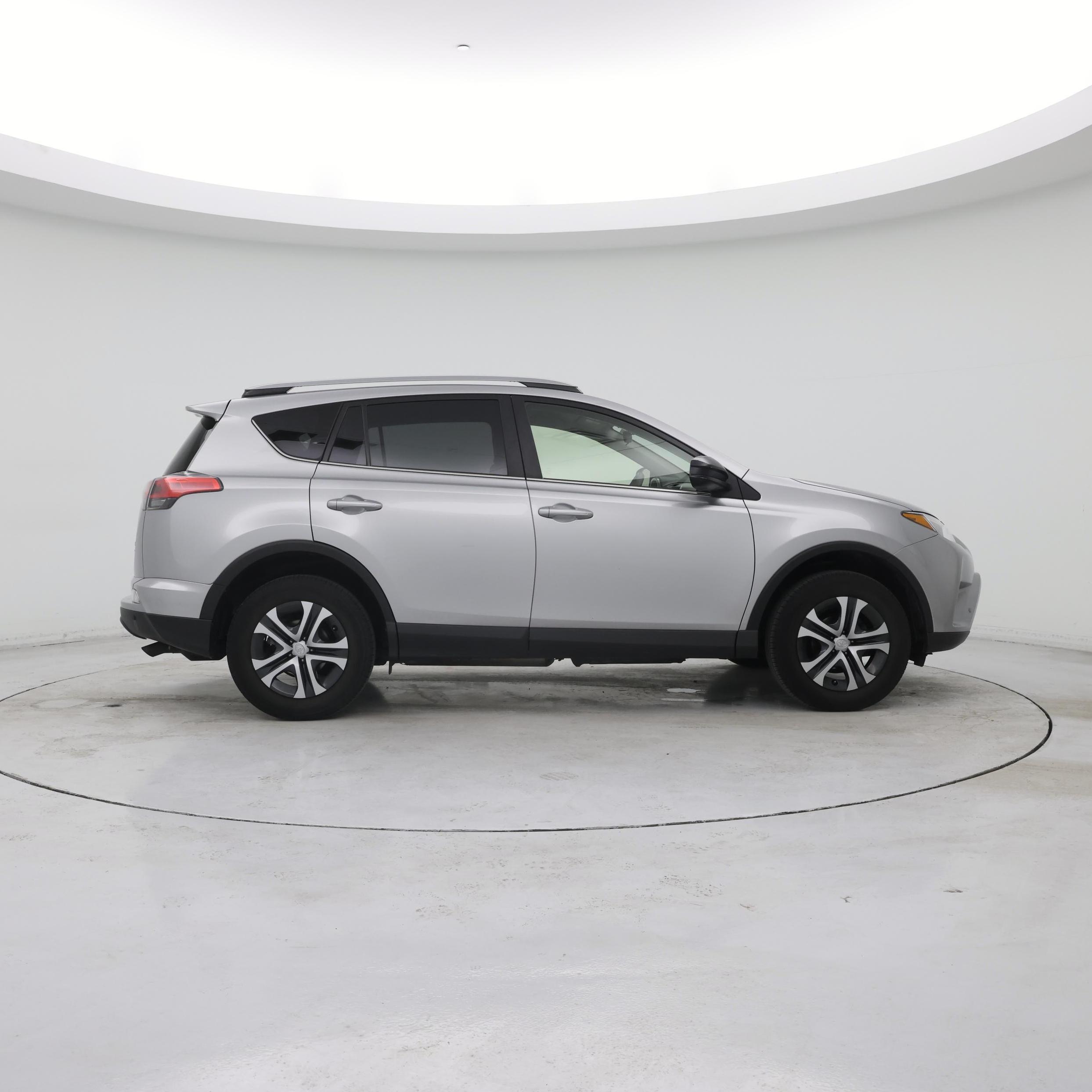 Thumbnail: 2018 Toyota RAV4 - 7