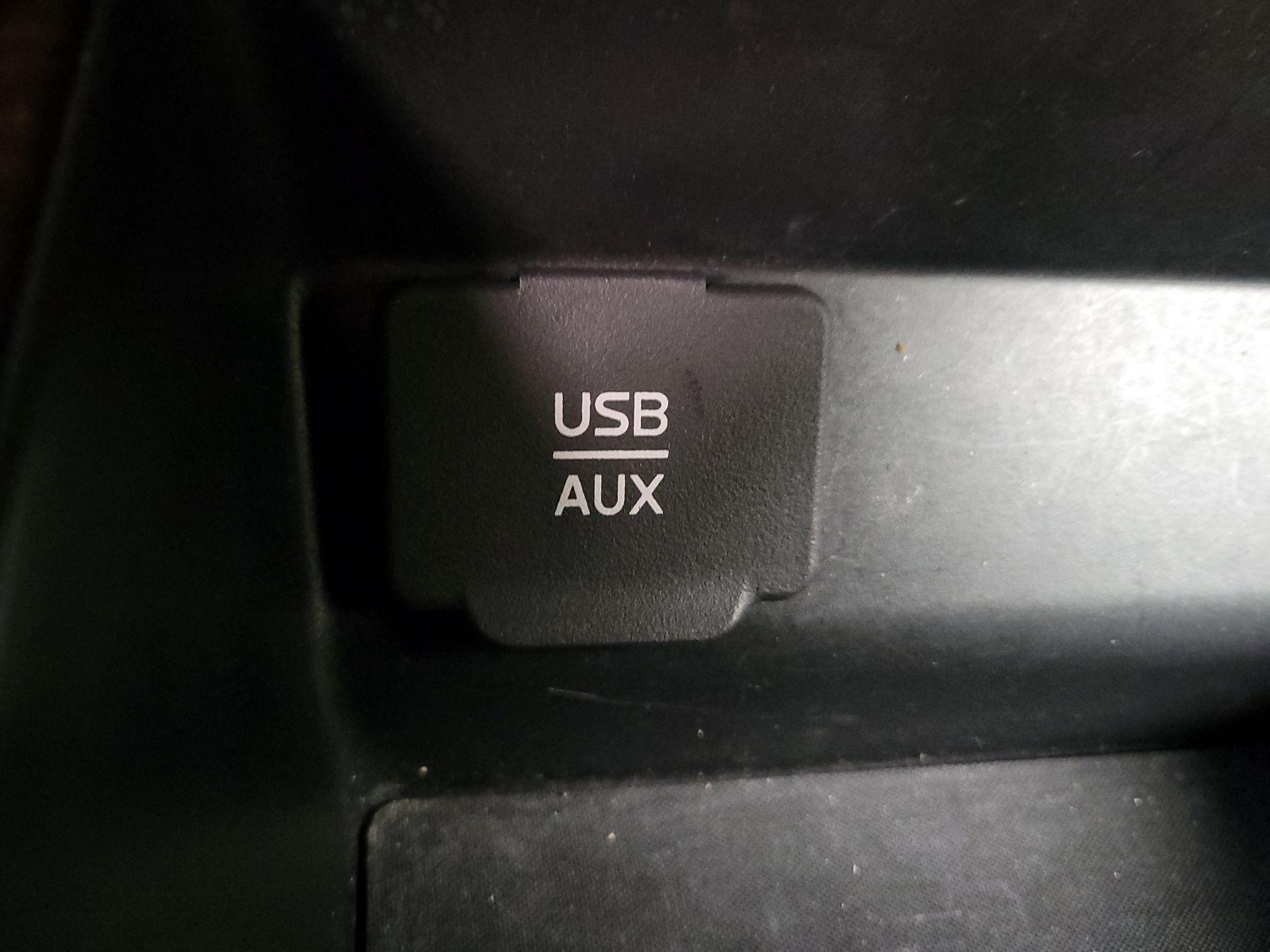 Thumbnail: 2015 Nissan Altima - 18