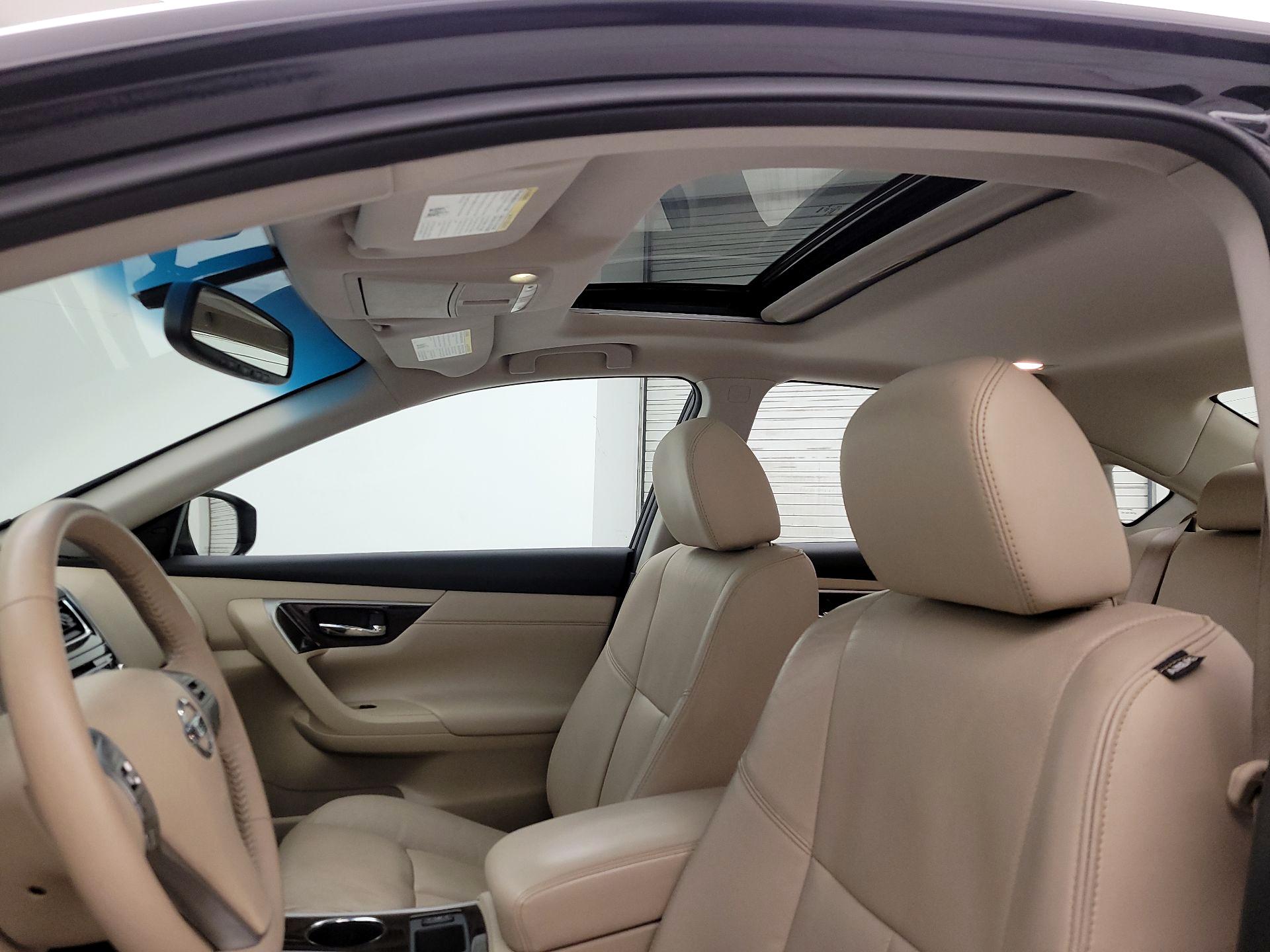 Thumbnail: 2015 Nissan Altima - 19