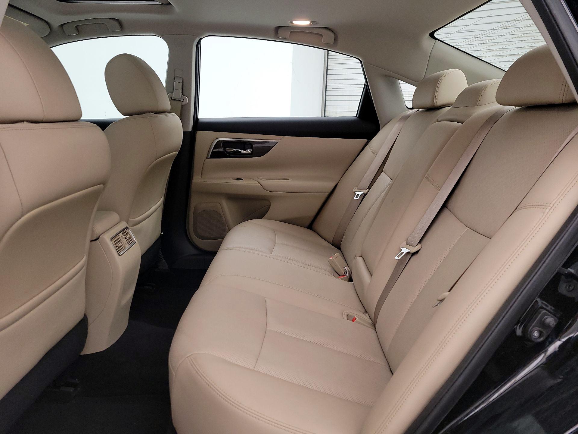 Thumbnail: 2015 Nissan Altima - 20