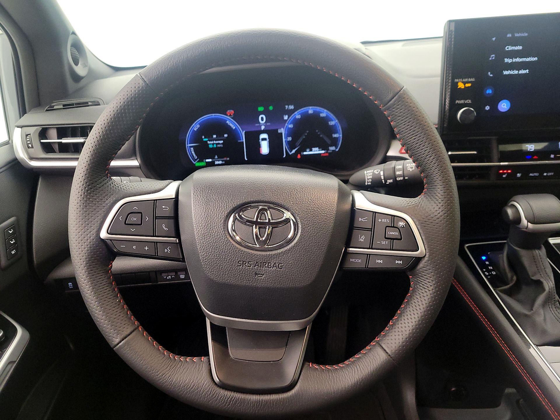 Thumbnail: 2025 Toyota Sienna - 10