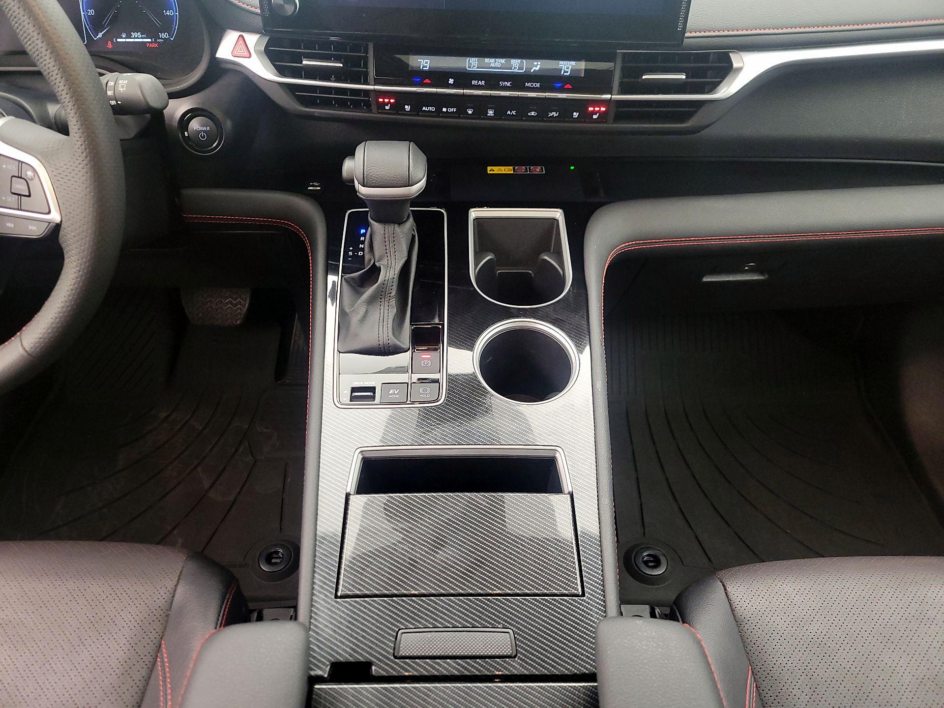 Thumbnail: 2025 Toyota Sienna - 17