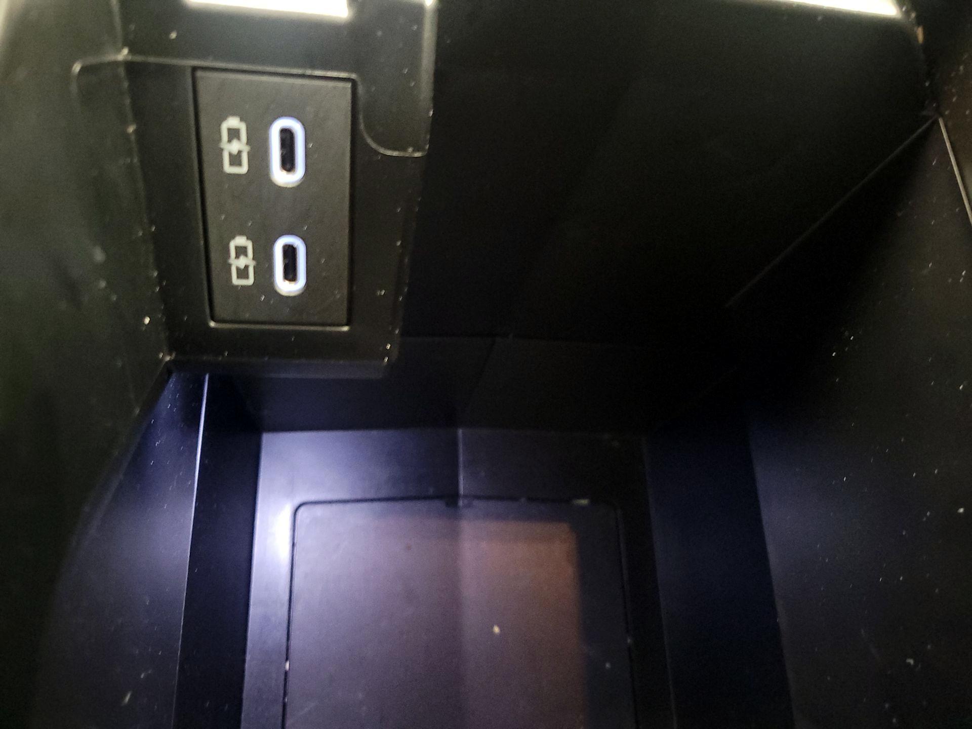 Thumbnail: 2025 Toyota Sienna - 18