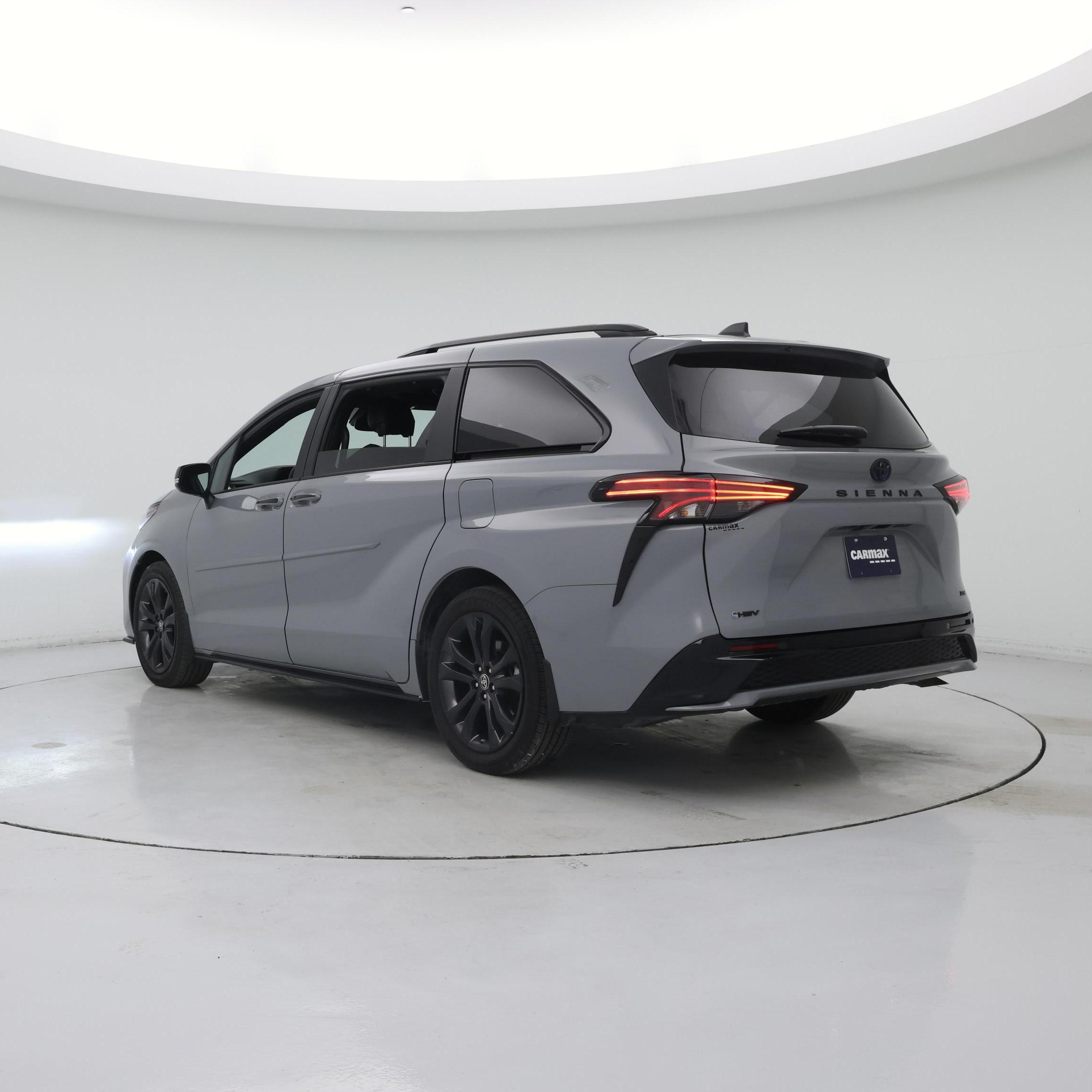 Thumbnail: 2025 Toyota Sienna - 2