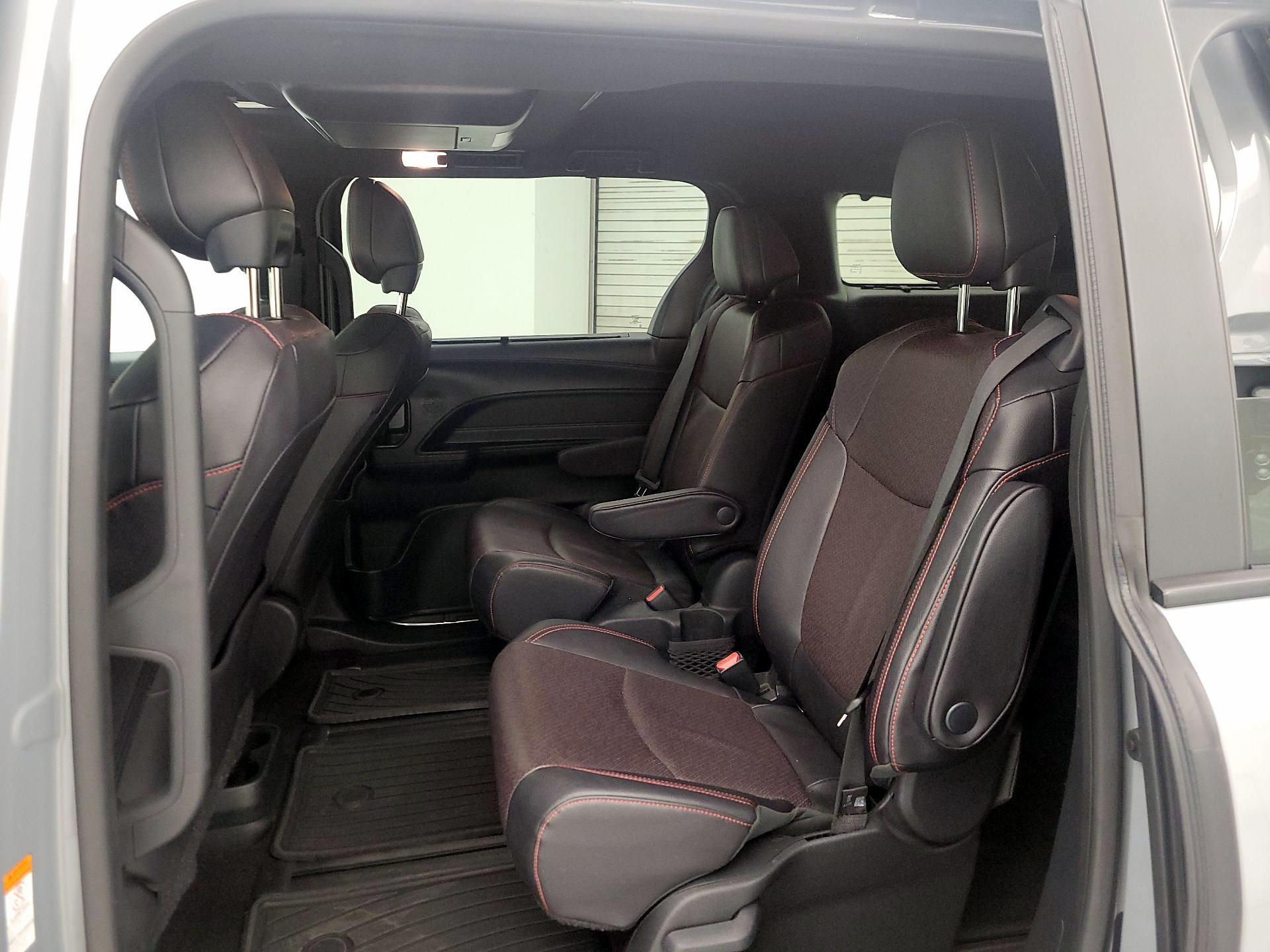 Thumbnail: 2025 Toyota Sienna - 20