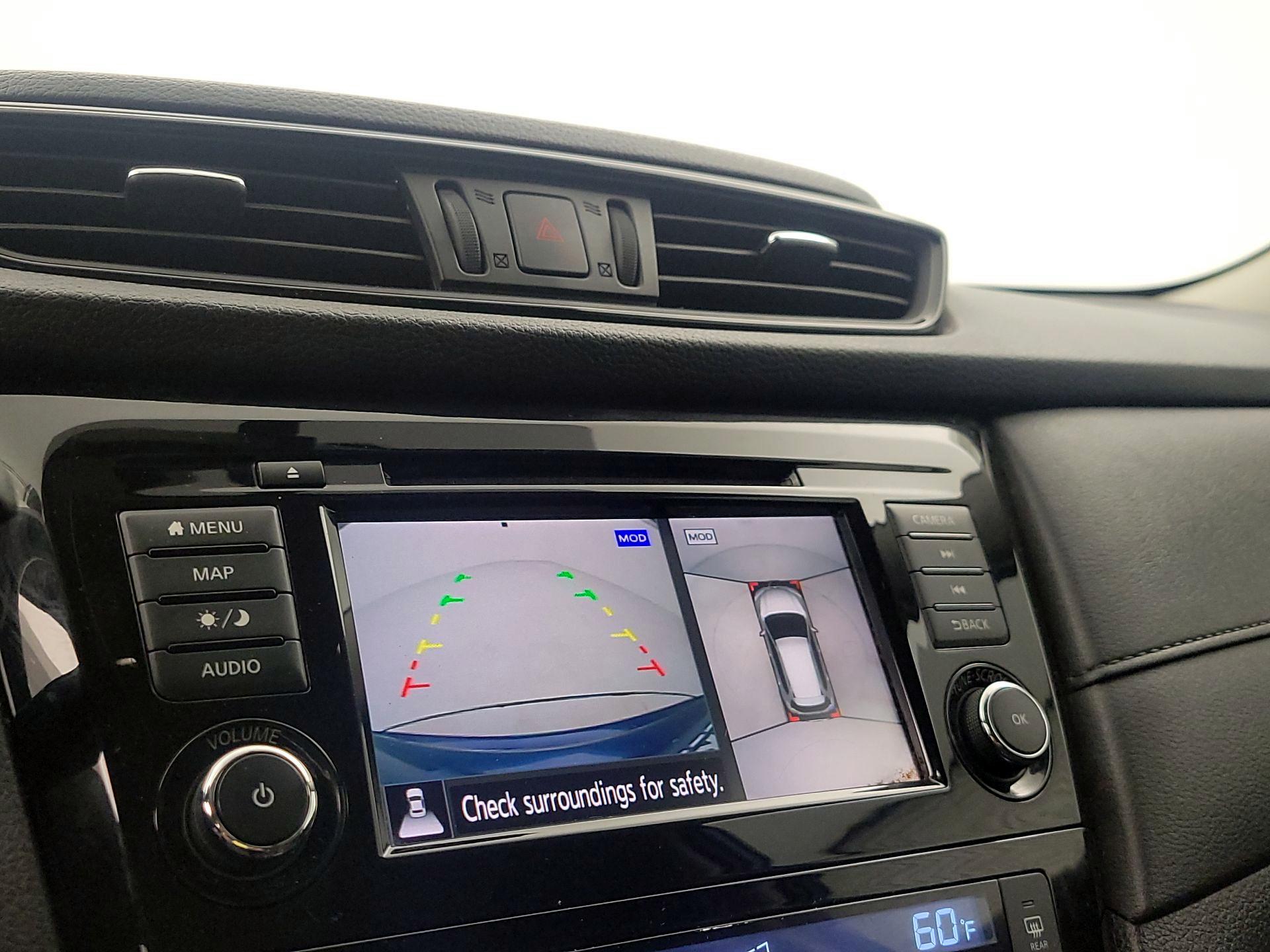 Thumbnail: 2018 Nissan Rogue - 15