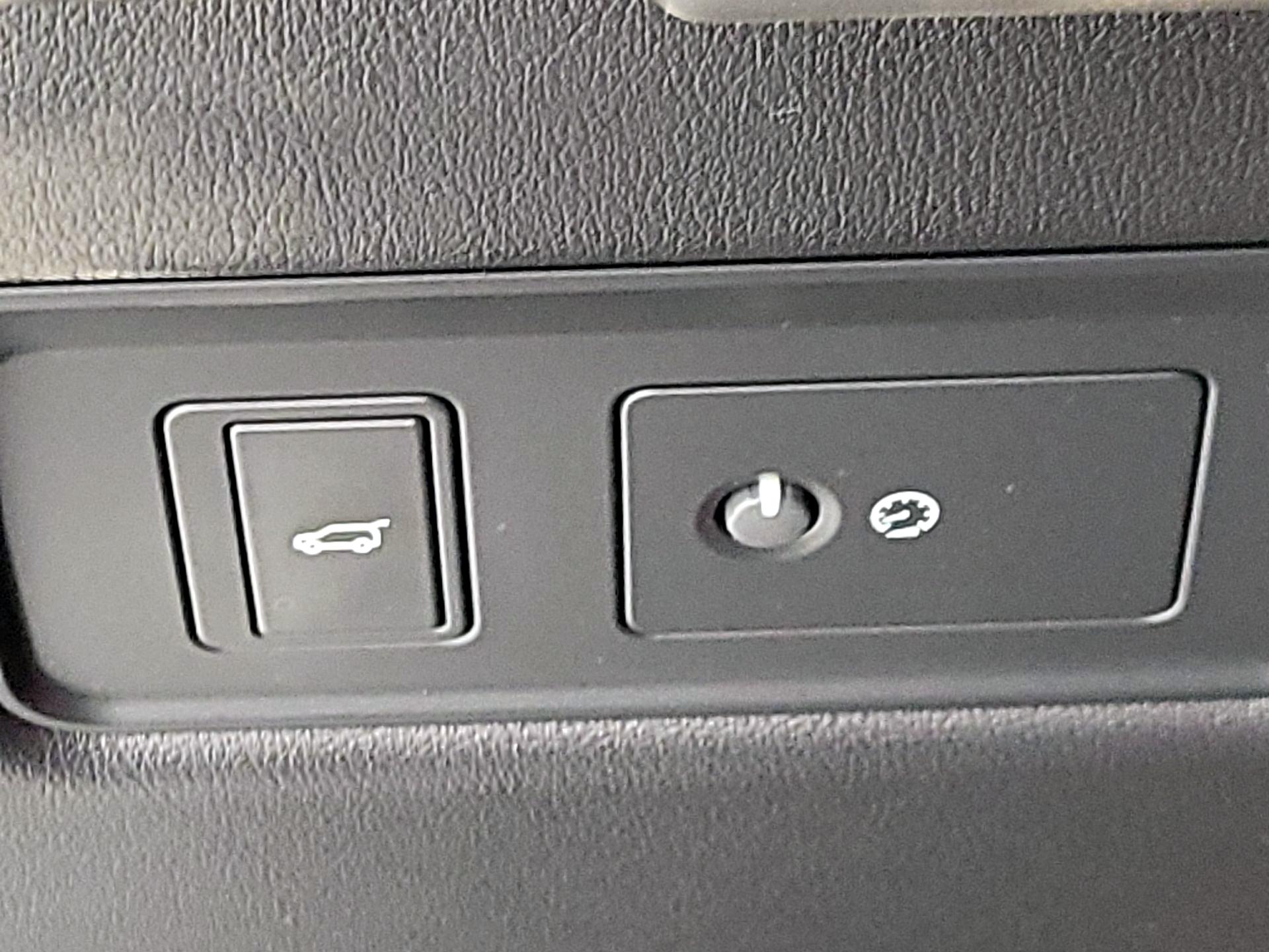 Thumbnail: 2022 Land Rover Range Rover Sport - 13