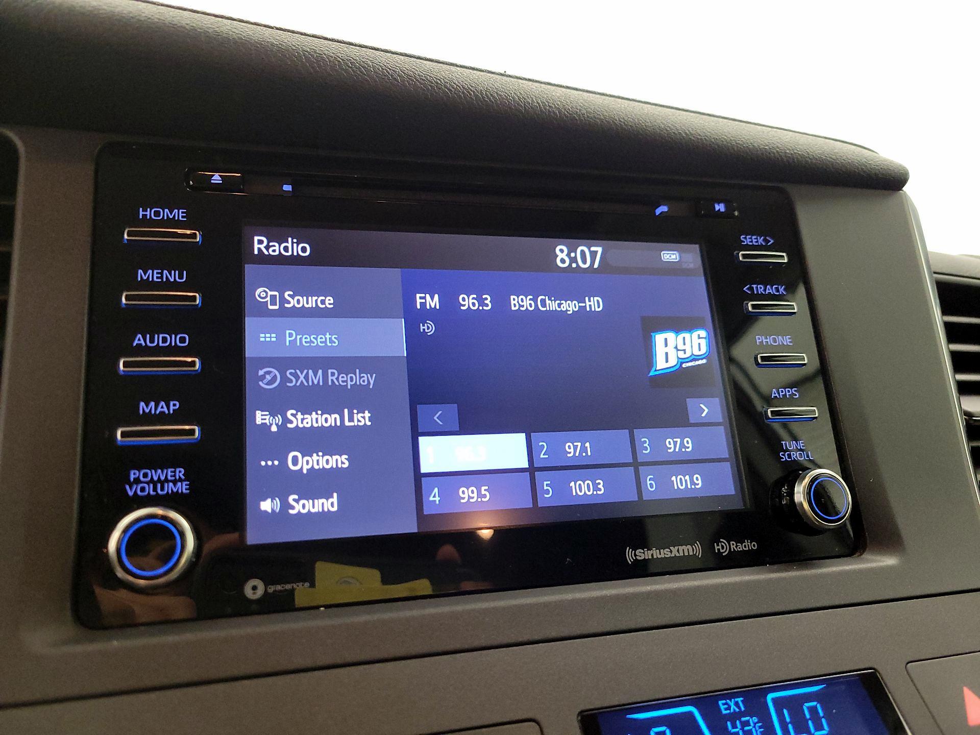 Thumbnail: 2019 Toyota Sienna - 15