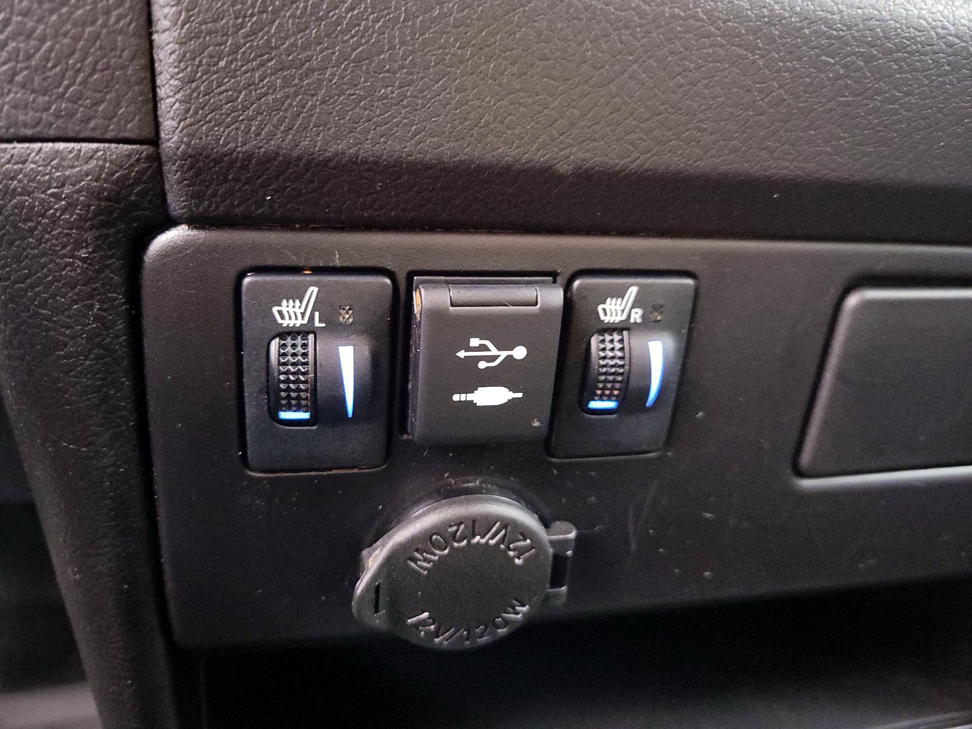 Thumbnail: 2019 Toyota Sienna - 18