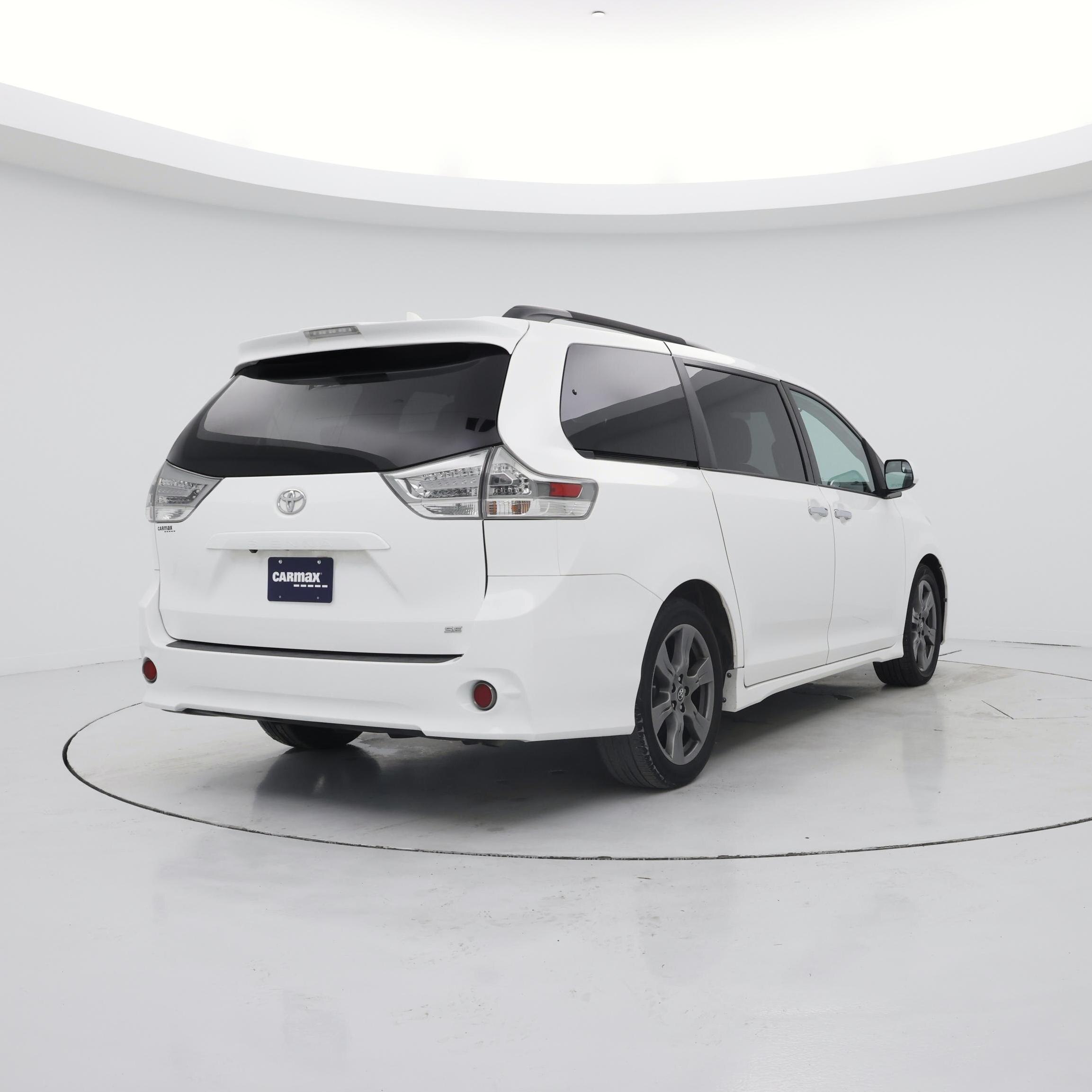 Thumbnail: 2019 Toyota Sienna - 8