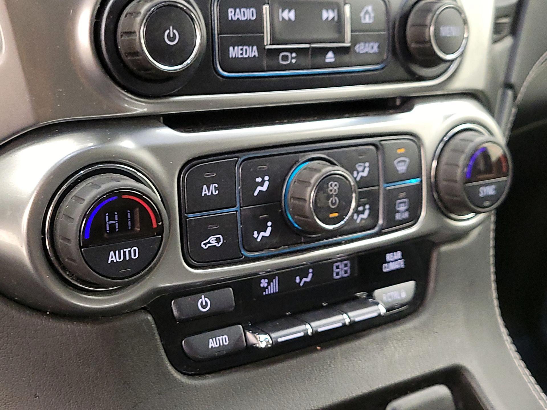 Thumbnail: 2019 Chevrolet Tahoe - 16