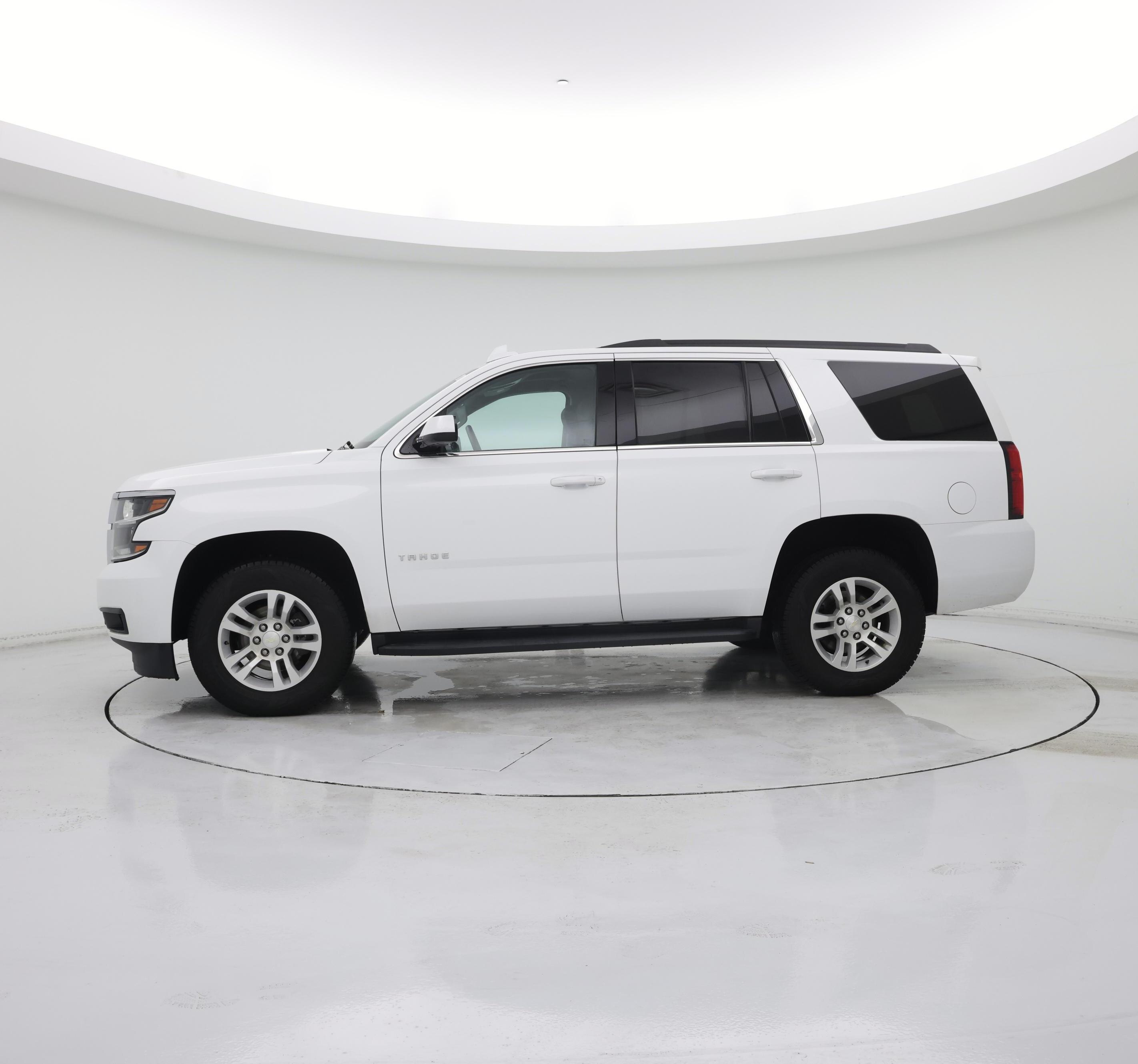 Thumbnail: 2019 Chevrolet Tahoe - 3