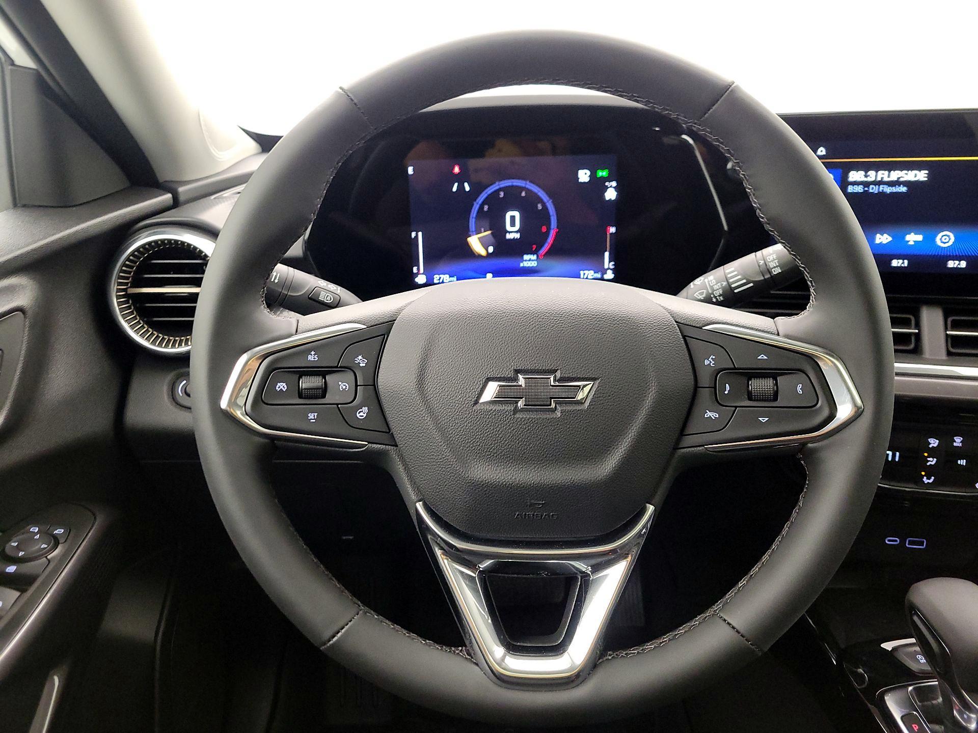 Thumbnail: 2025 Chevrolet Trax - 10