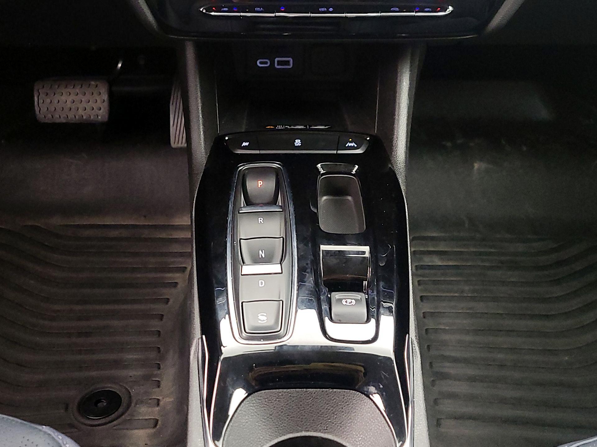 Thumbnail: 2023 Chevrolet Bolt EUV - 17