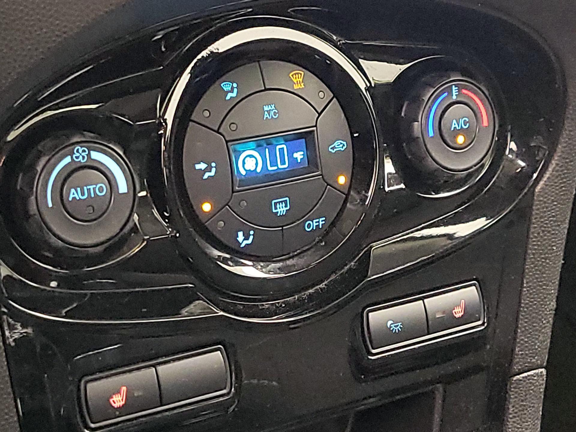 Thumbnail: 2018 Ford Fiesta - 17