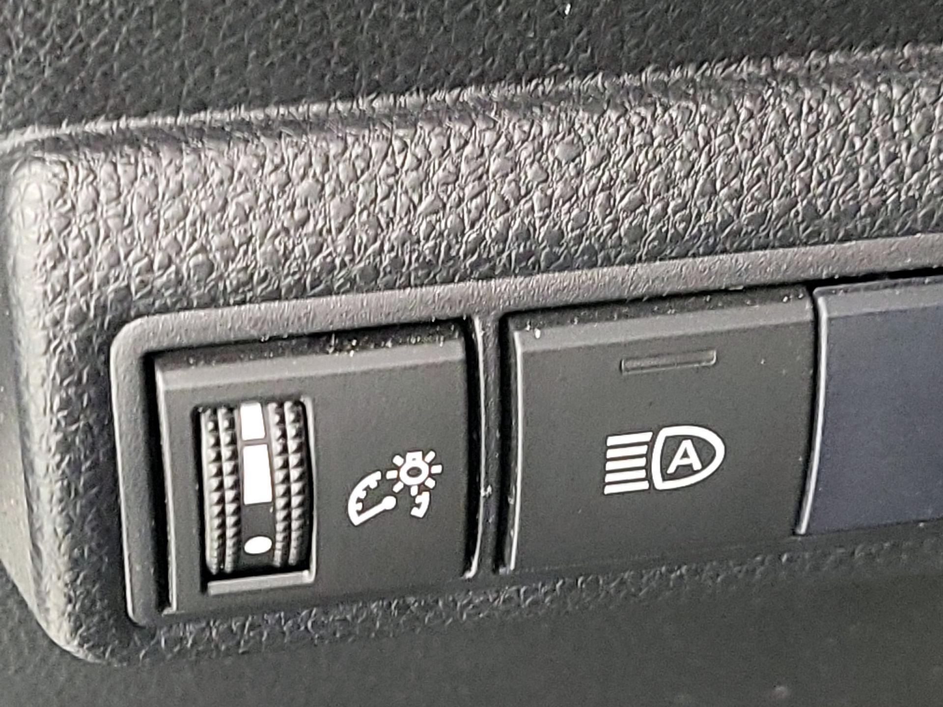 Thumbnail: 2020 Toyota Corolla - 13