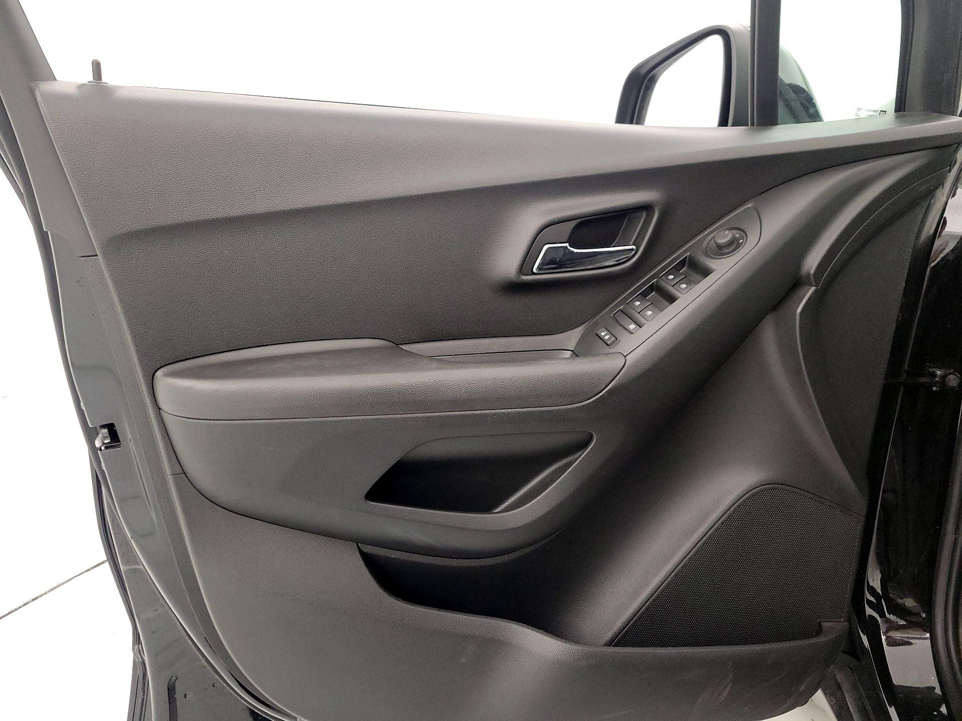 Thumbnail: 2020 Chevrolet Trax - 12