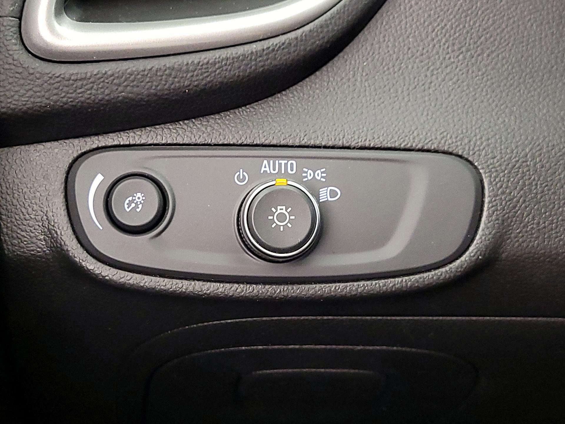 Thumbnail: 2020 Chevrolet Trax - 13