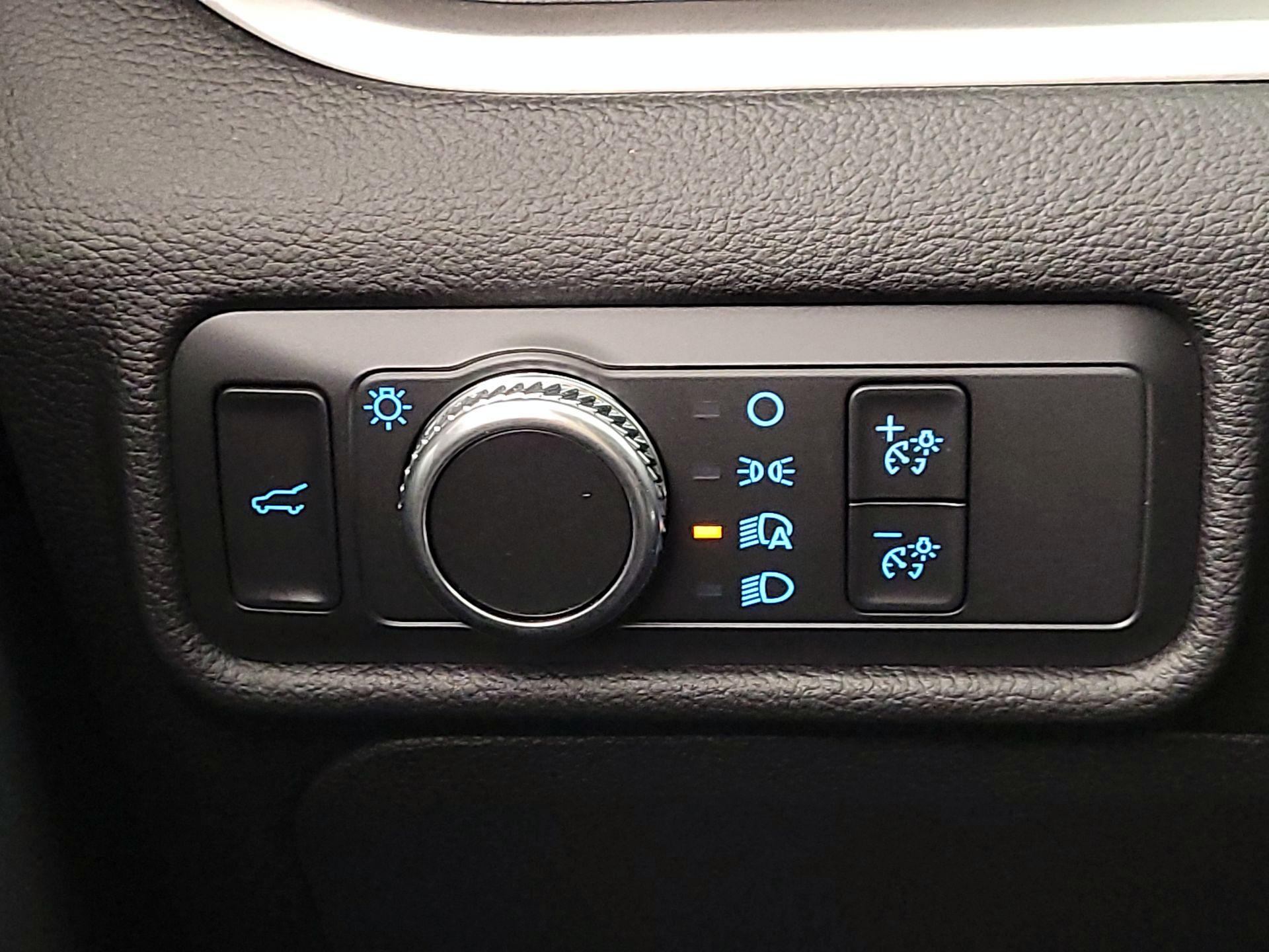 Thumbnail: 2022 Ford Explorer - 13