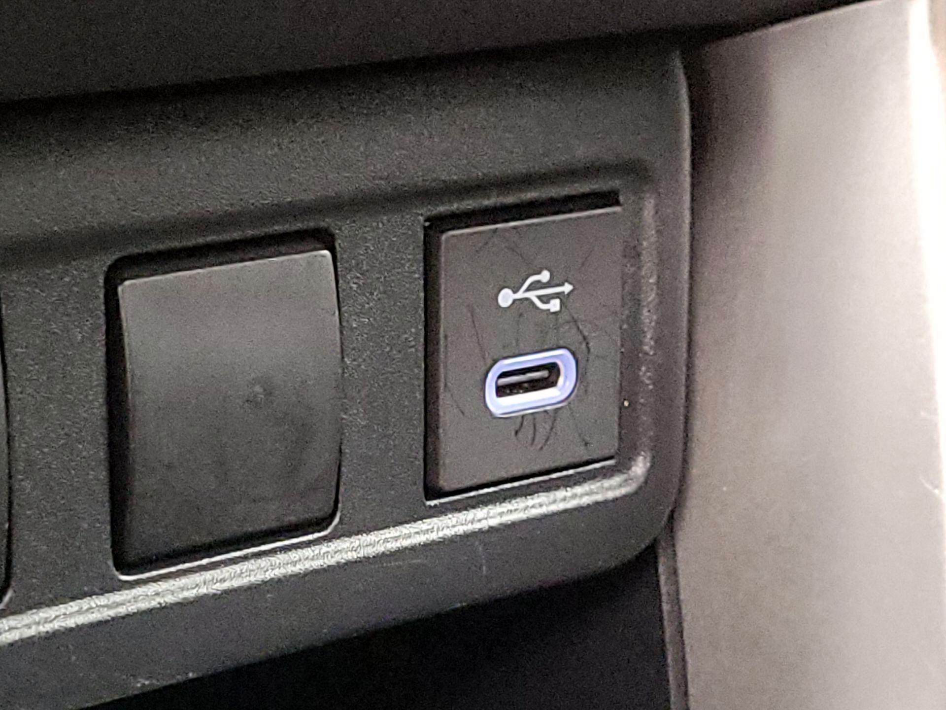 Thumbnail: 2023 Toyota Corolla Cross - 18