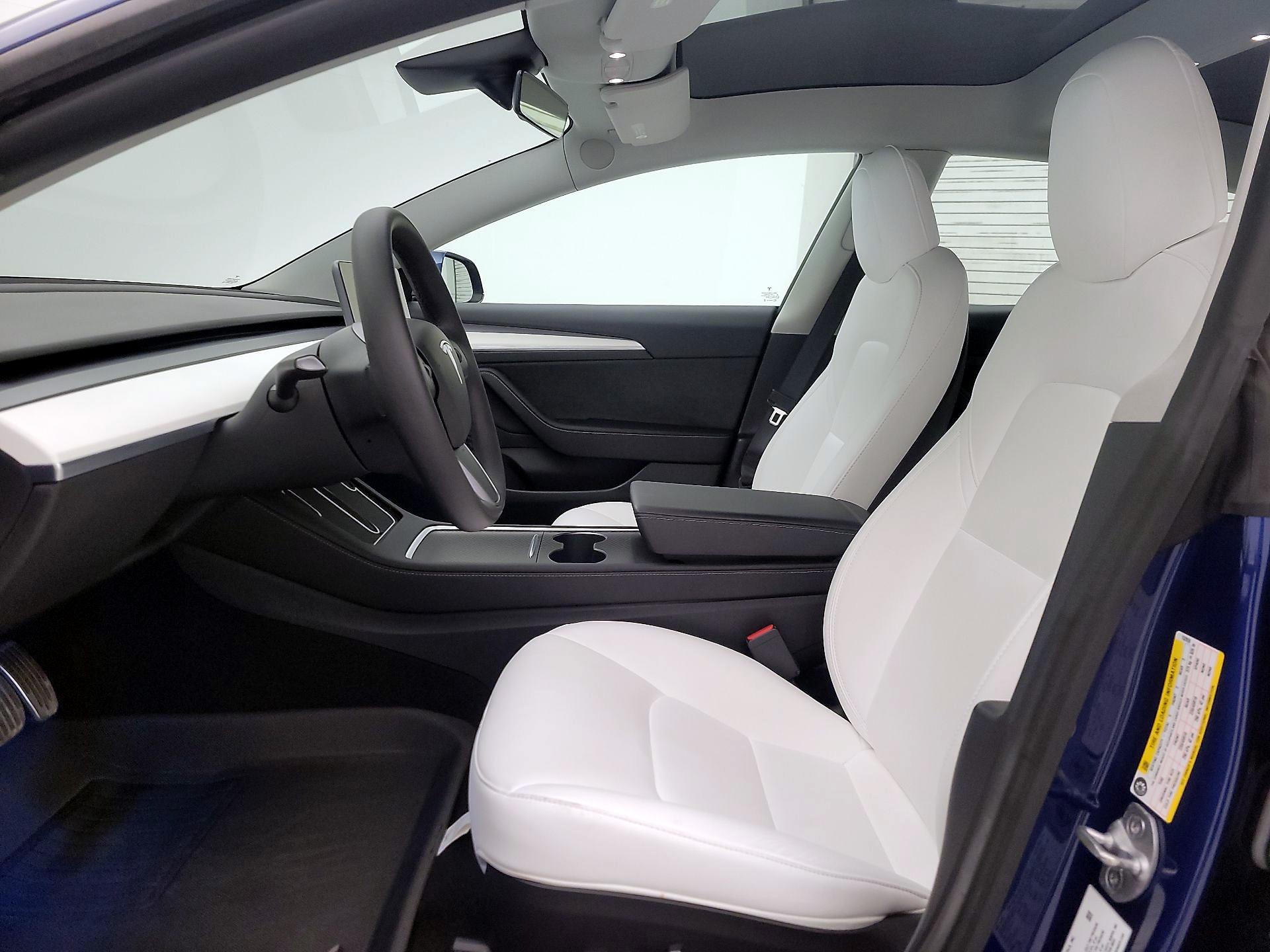 Thumbnail: 2022 Tesla Model 3 - 11