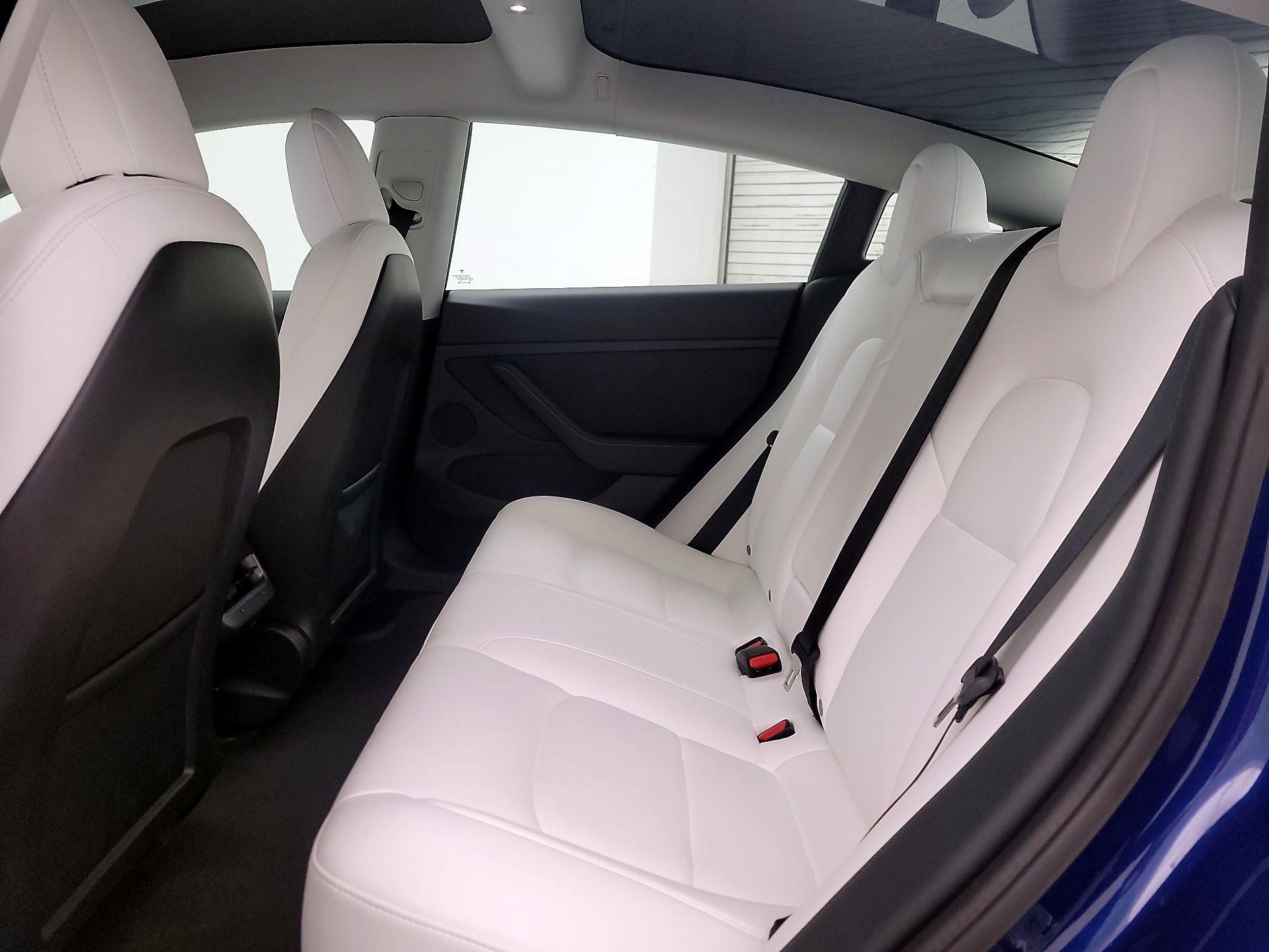 Thumbnail: 2022 Tesla Model 3 - 19