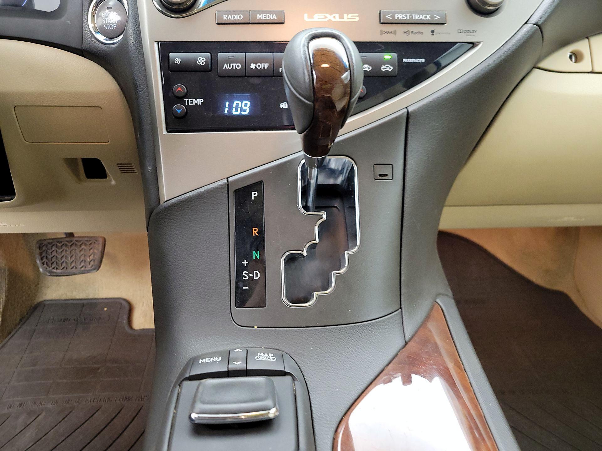 Thumbnail: 2015 Lexus RX - 18