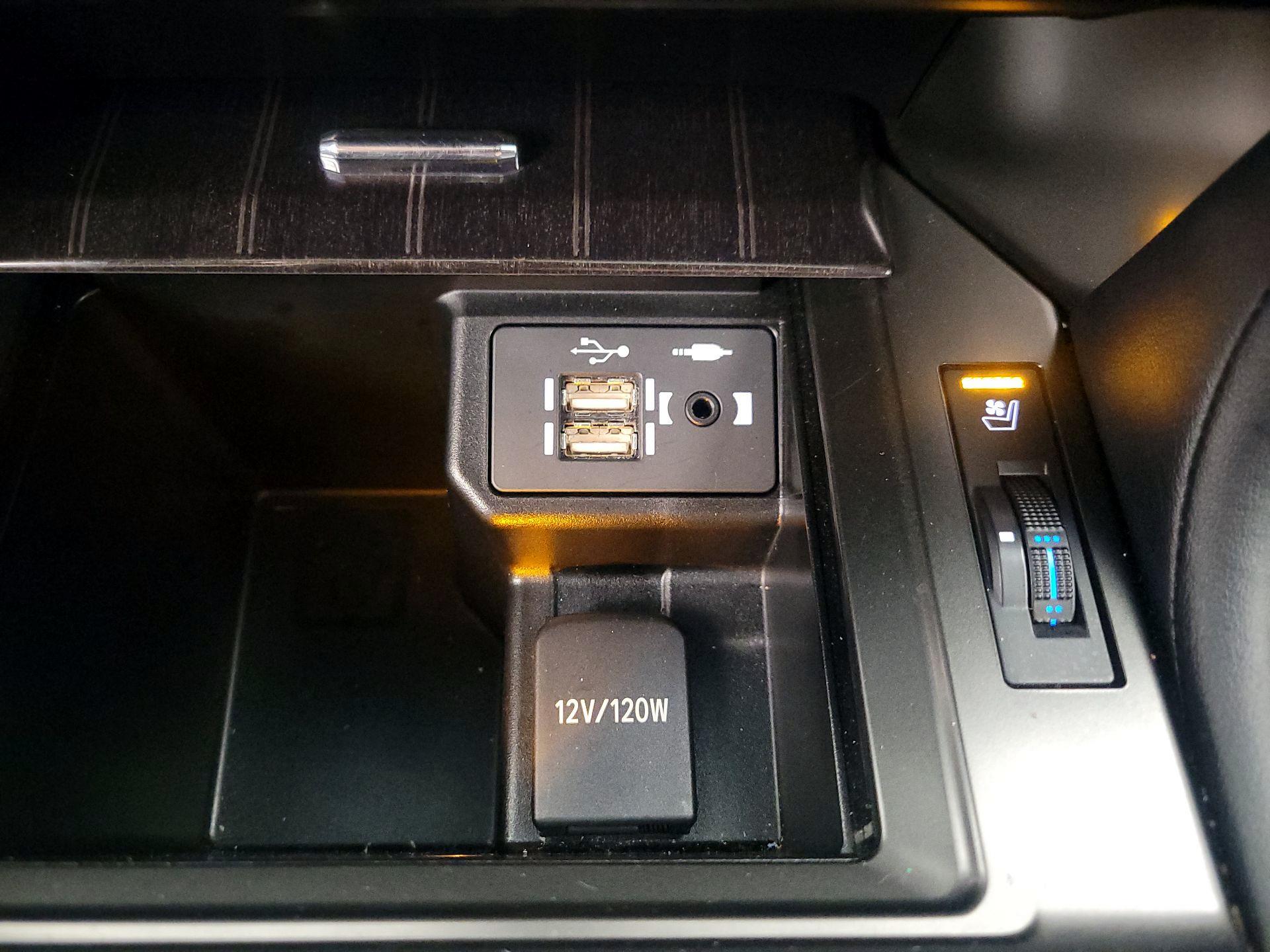 Thumbnail: 2023 Lexus GX - 19