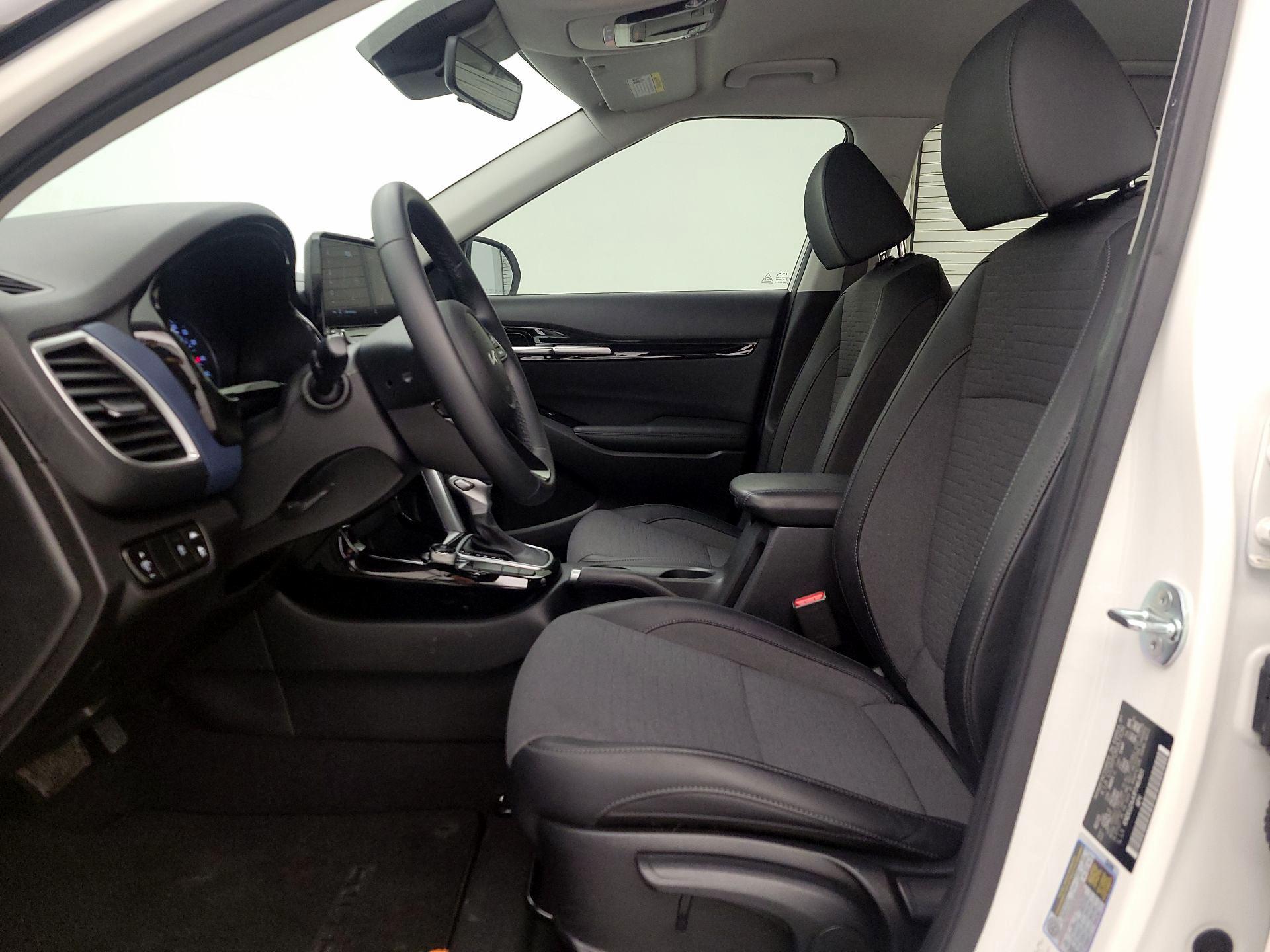 Thumbnail: 2023 Kia Seltos - 11