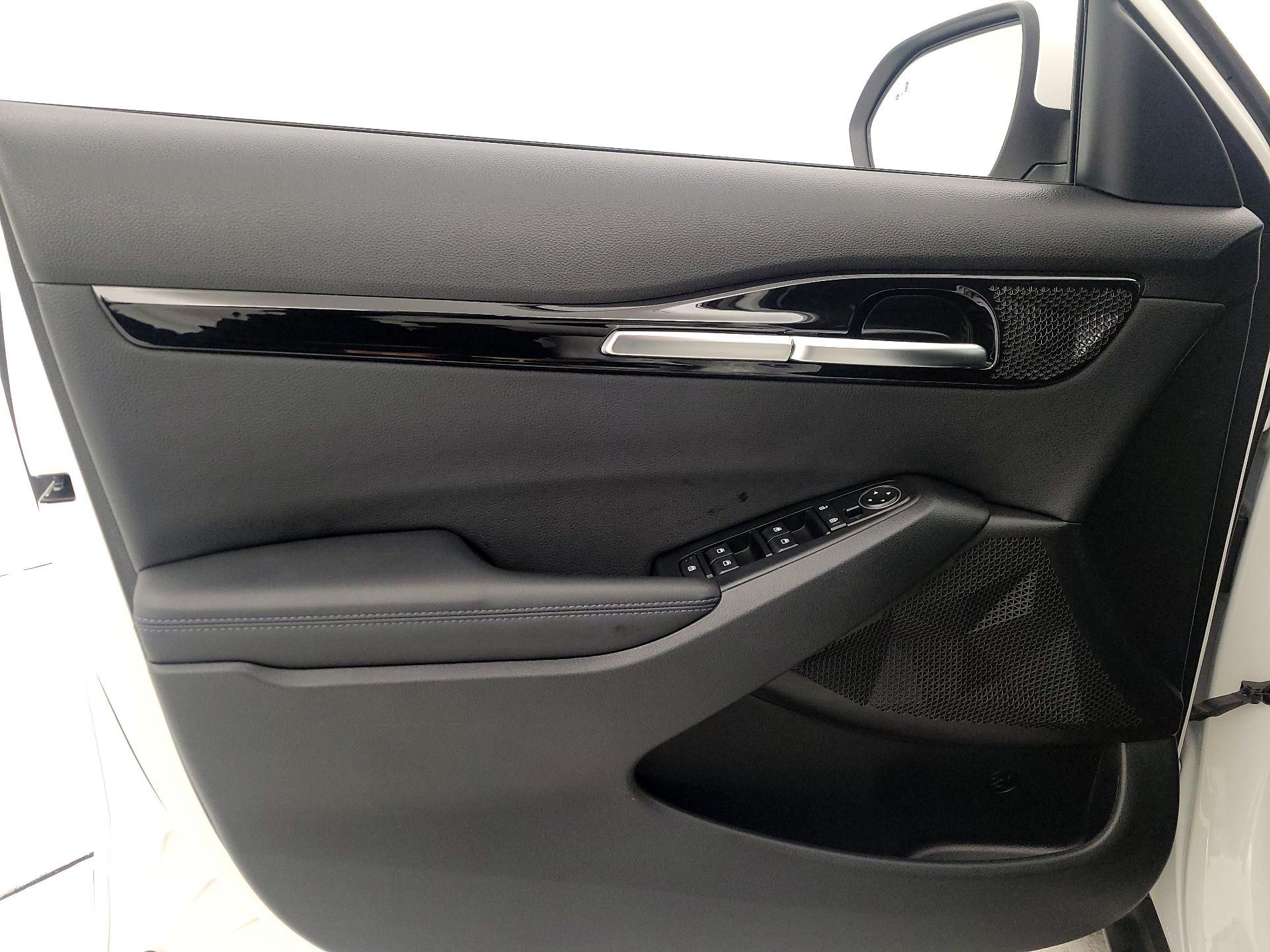 Thumbnail: 2023 Kia Seltos - 12