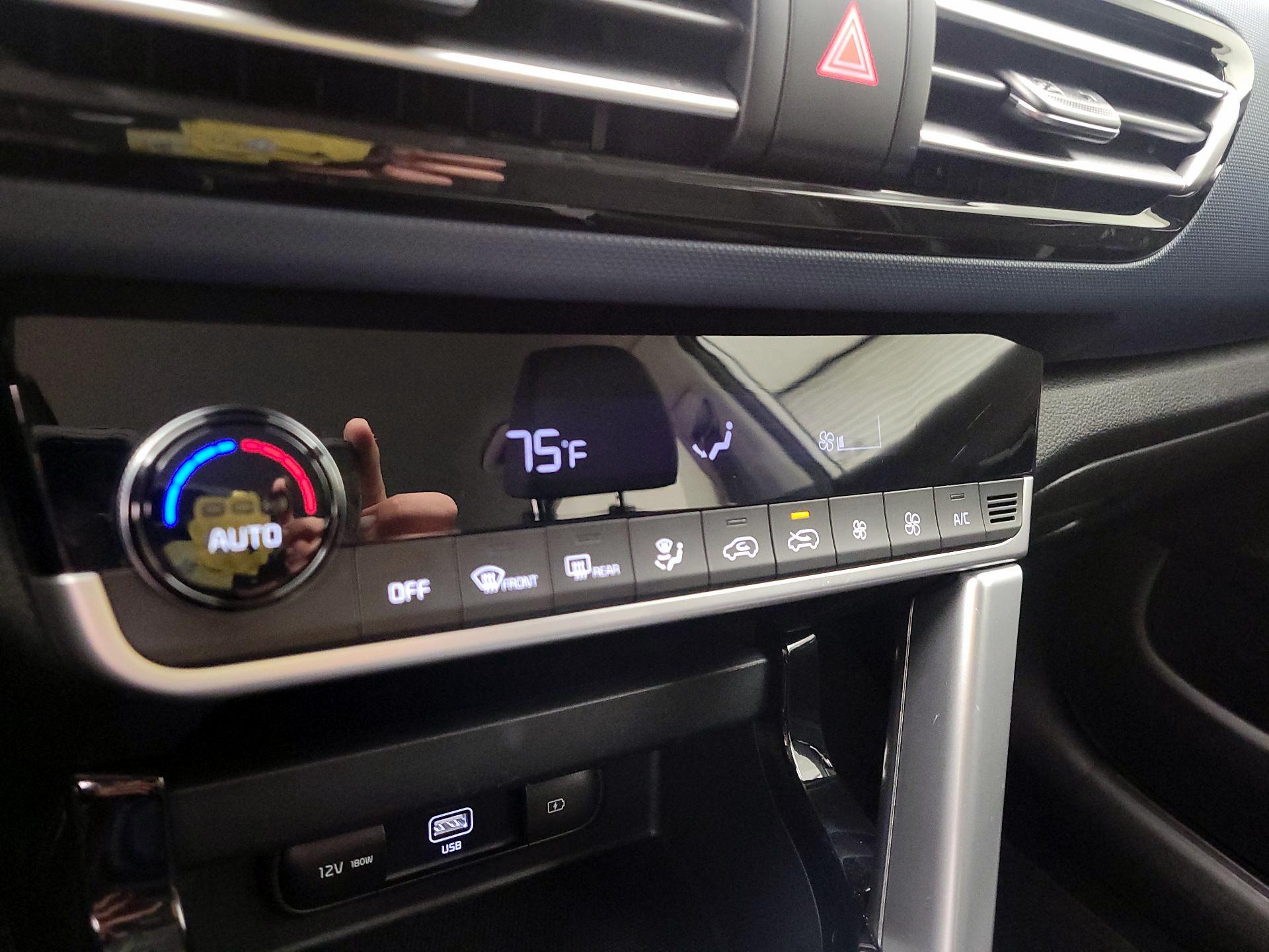 Thumbnail: 2023 Kia Seltos - 17