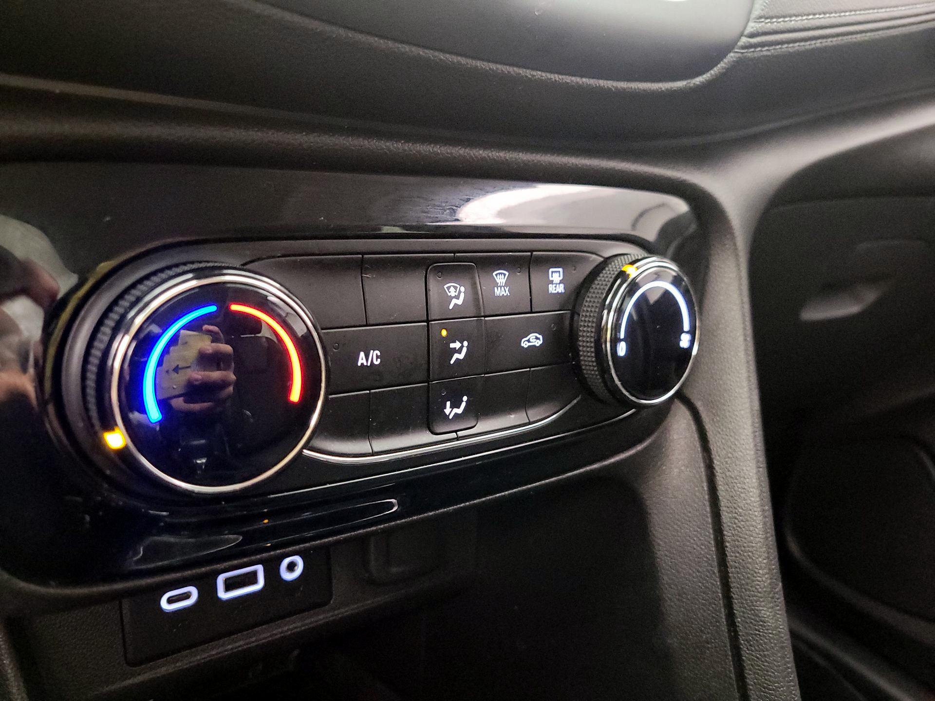 Thumbnail: 2020 Buick Encore GX - 16