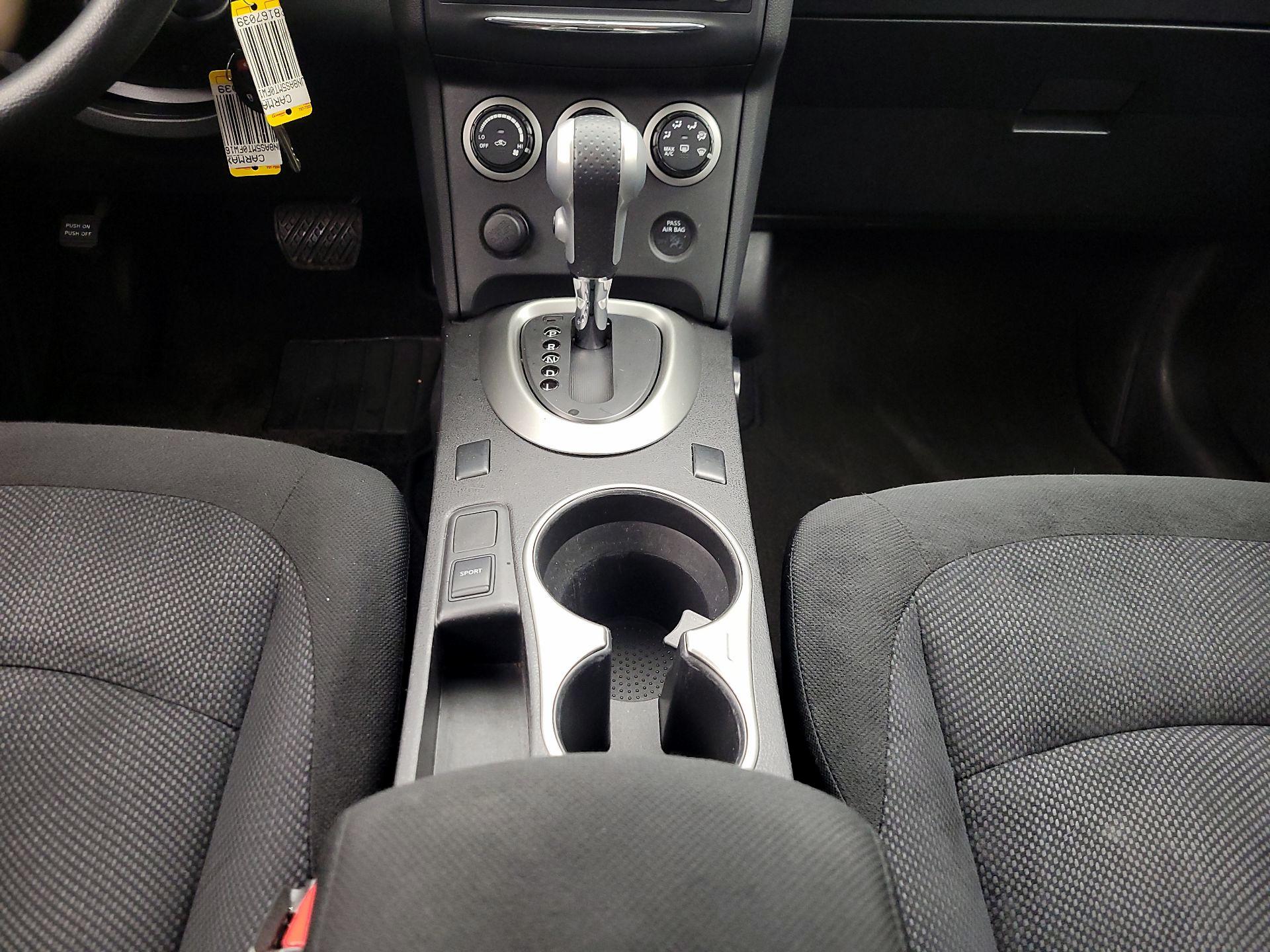 Thumbnail: 2015 Nissan Rogue - 17