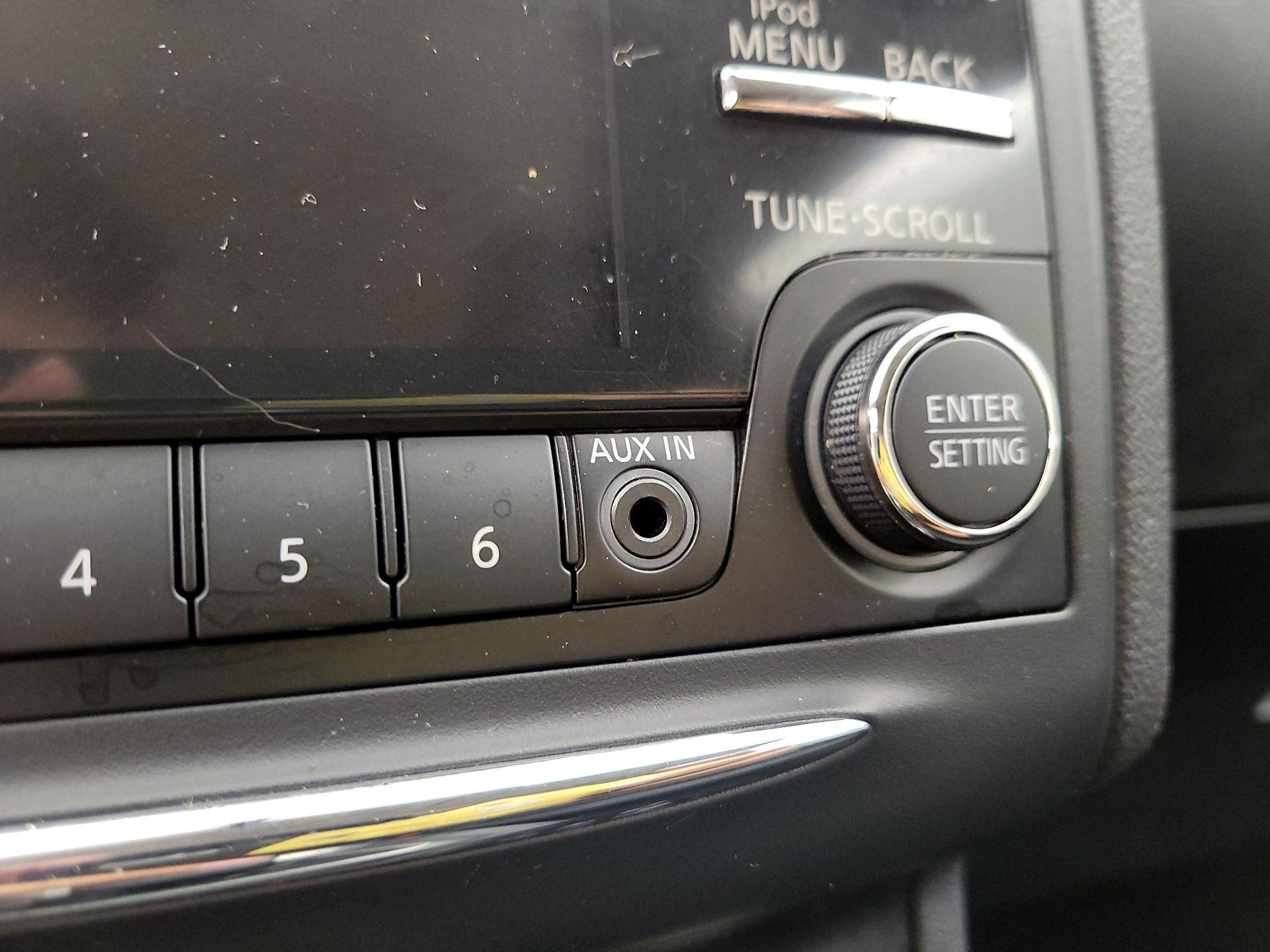 Thumbnail: 2015 Nissan Rogue - 18