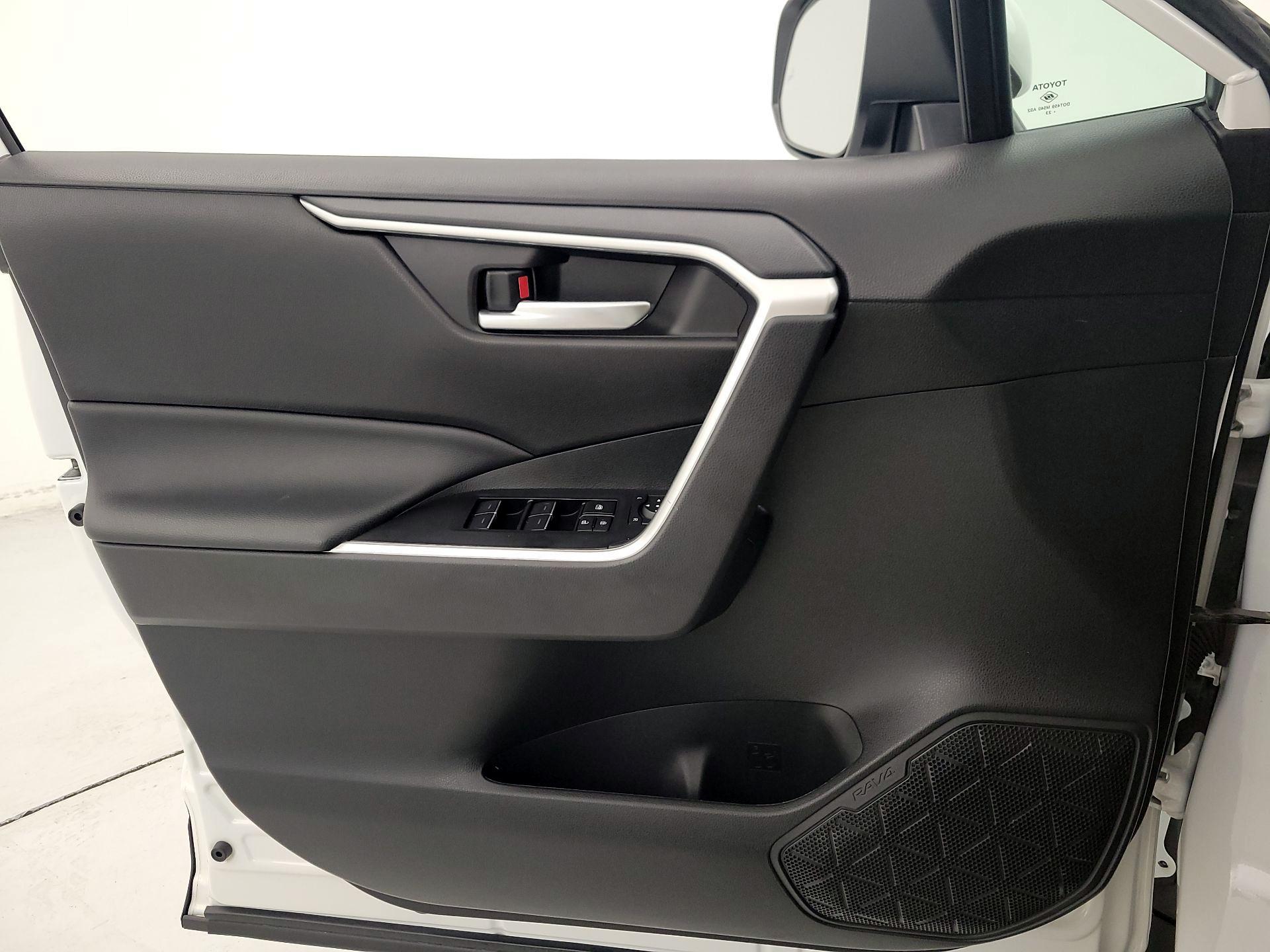 Thumbnail: 2024 Toyota RAV4 - 12