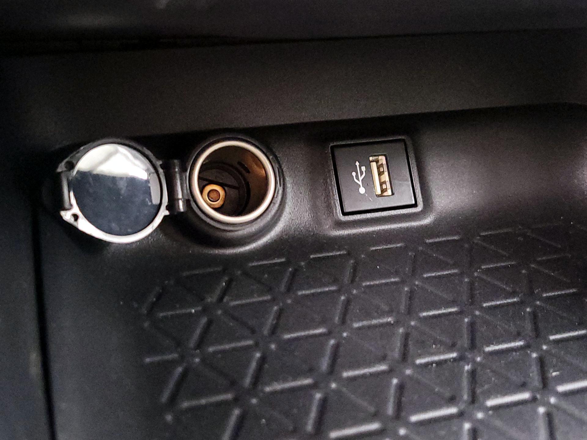 Thumbnail: 2024 Toyota RAV4 - 18