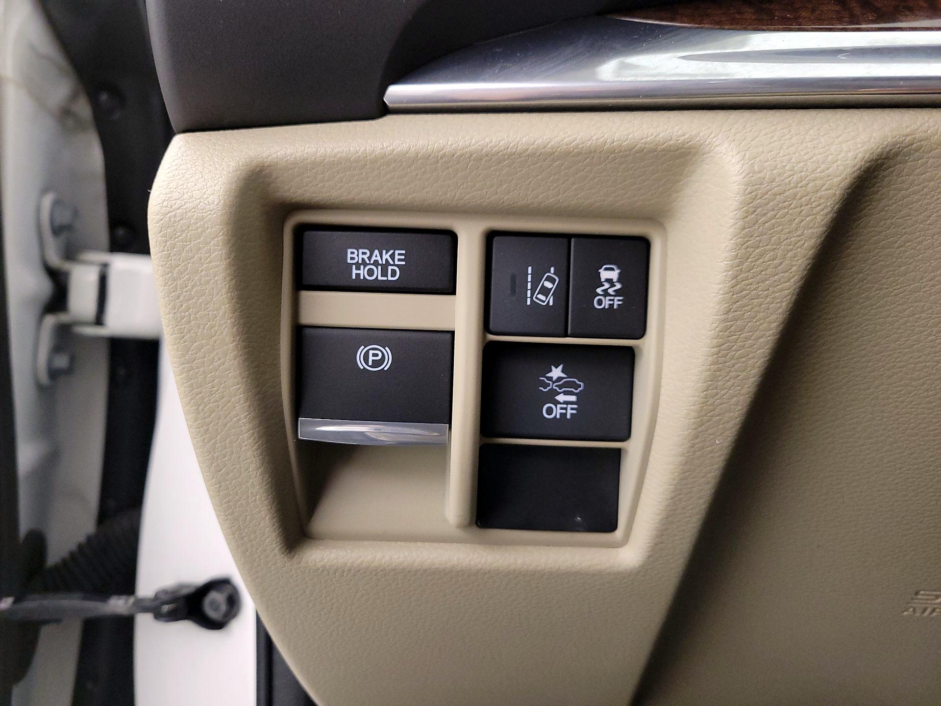 Thumbnail: 2017 Acura MDX - 13