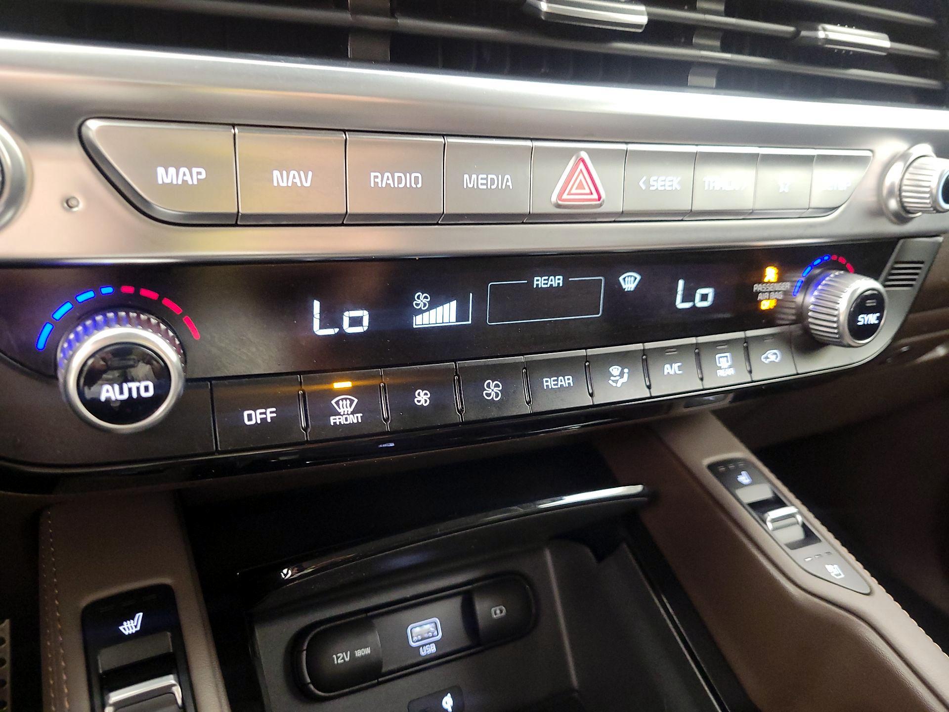 Thumbnail: 2020 Kia Telluride - 17