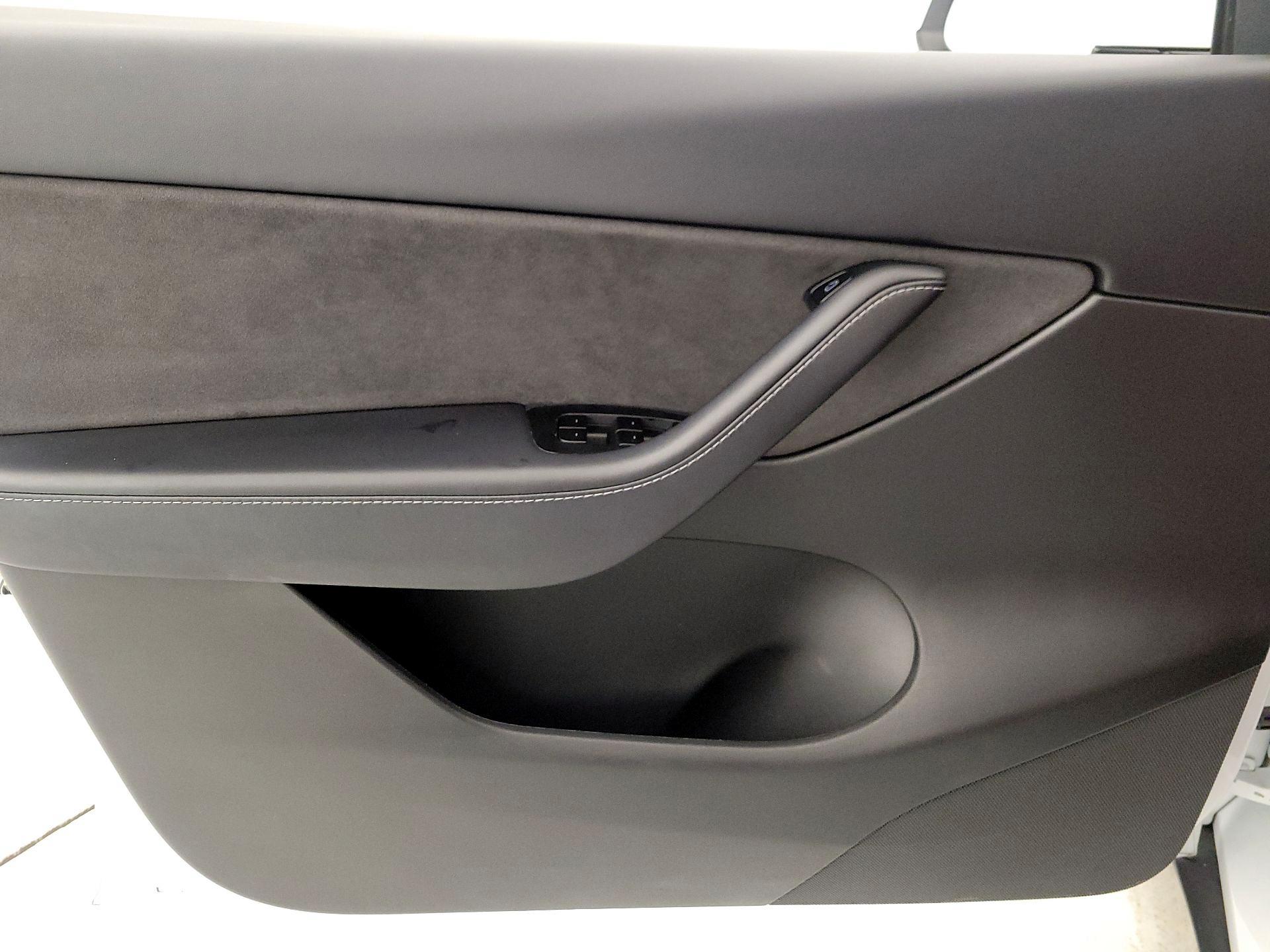 Thumbnail: 2021 Tesla Model Y - 12