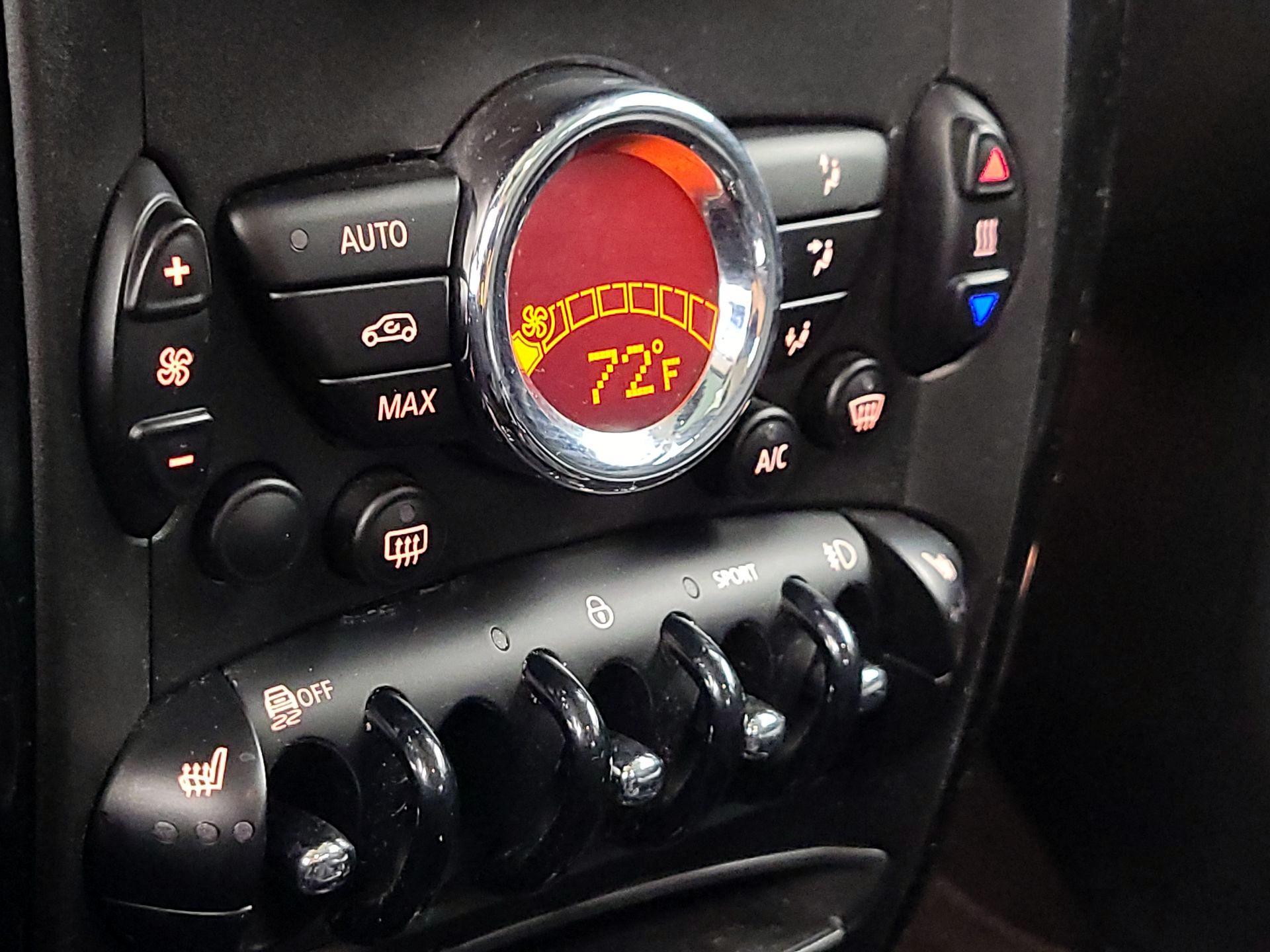 Thumbnail: 2015 MINI Cooper Countryman - 14