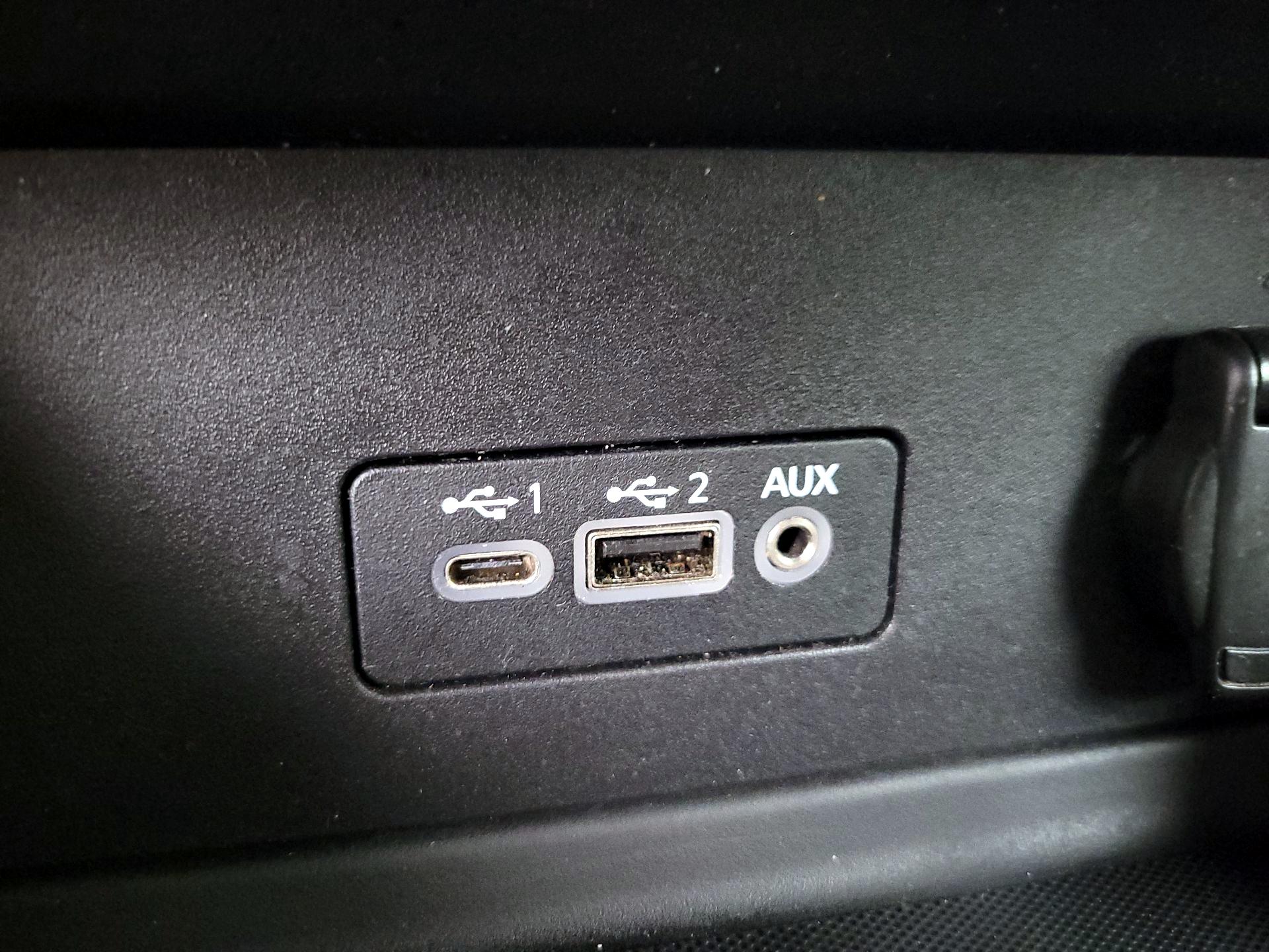 Thumbnail: 2021 Nissan Sentra - 18