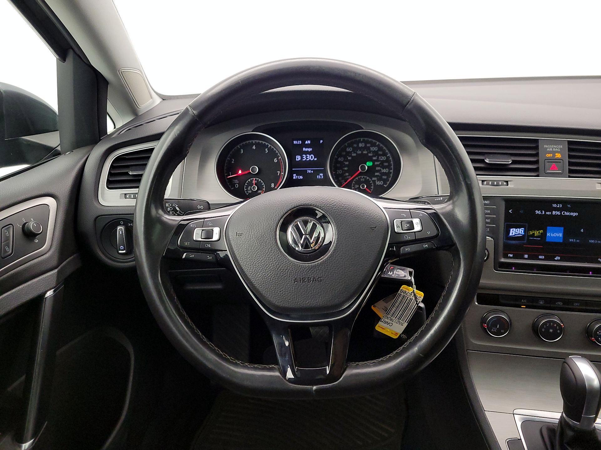 Thumbnail: 2016 Volkswagen Golf - 10
