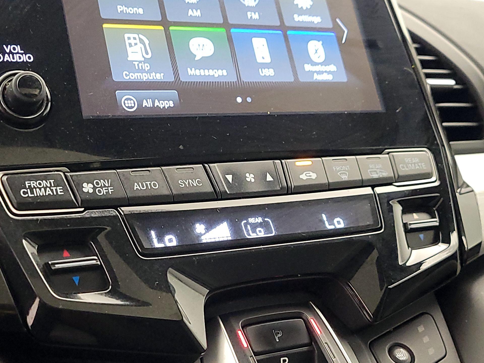 Thumbnail: 2018 Honda Odyssey - 16